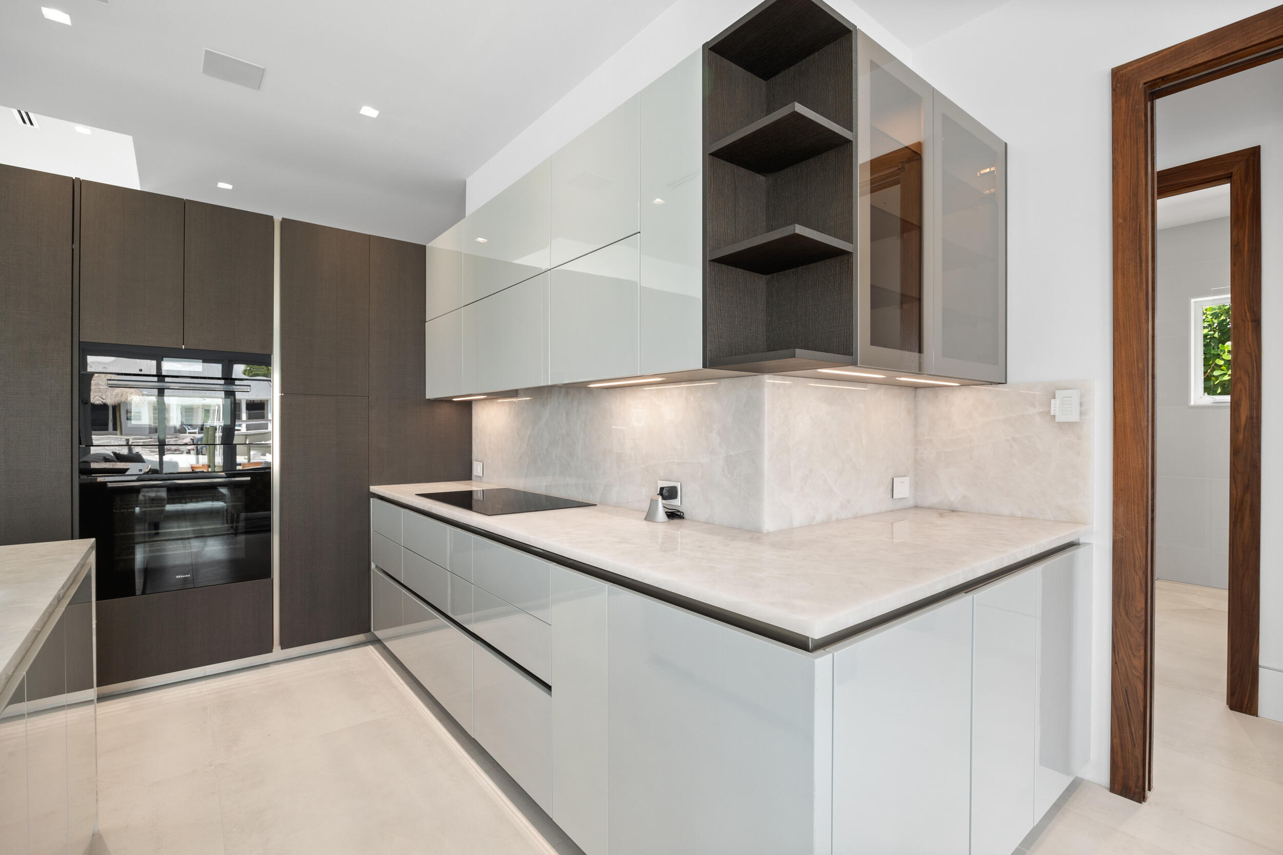 COUNTRY CLUB POINT - Residential