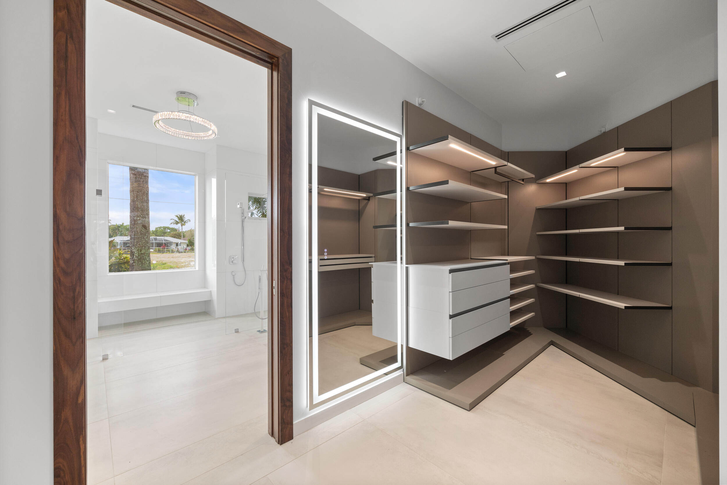 COUNTRY CLUB POINT - Residential