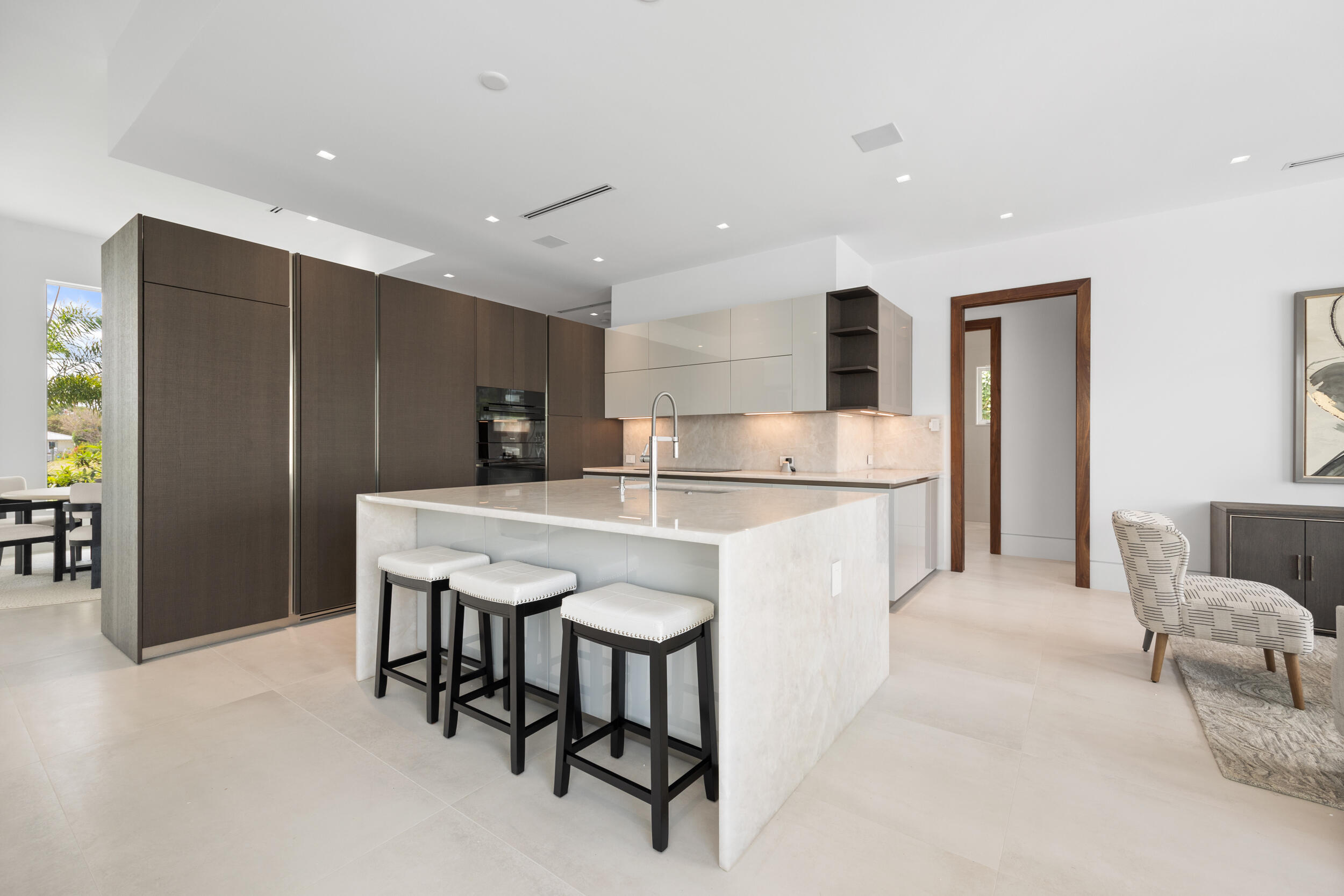 COUNTRY CLUB POINT - Residential