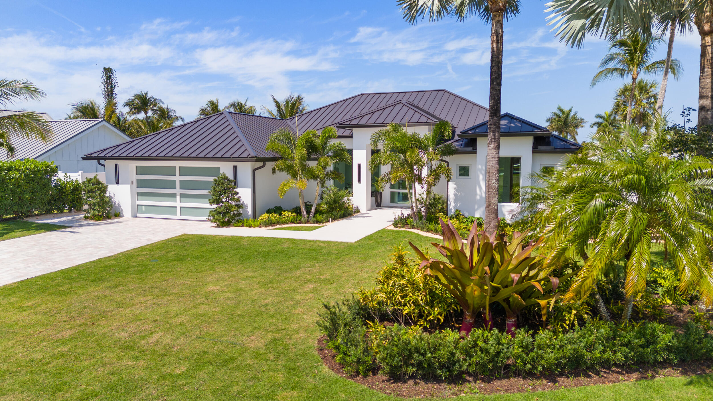 COUNTRY CLUB POINT - Residential