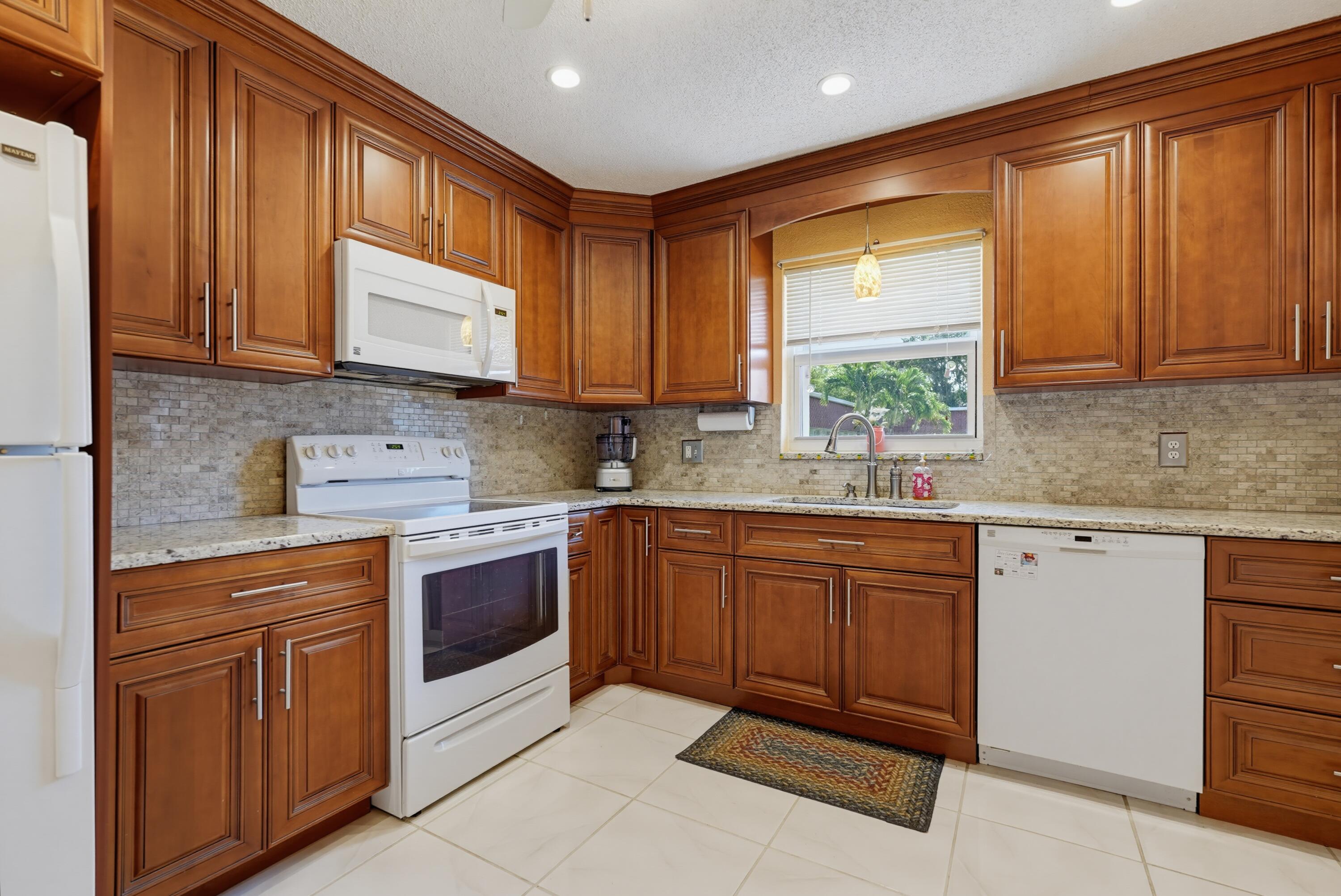 COVERED BRIDGE CONDO - Residential