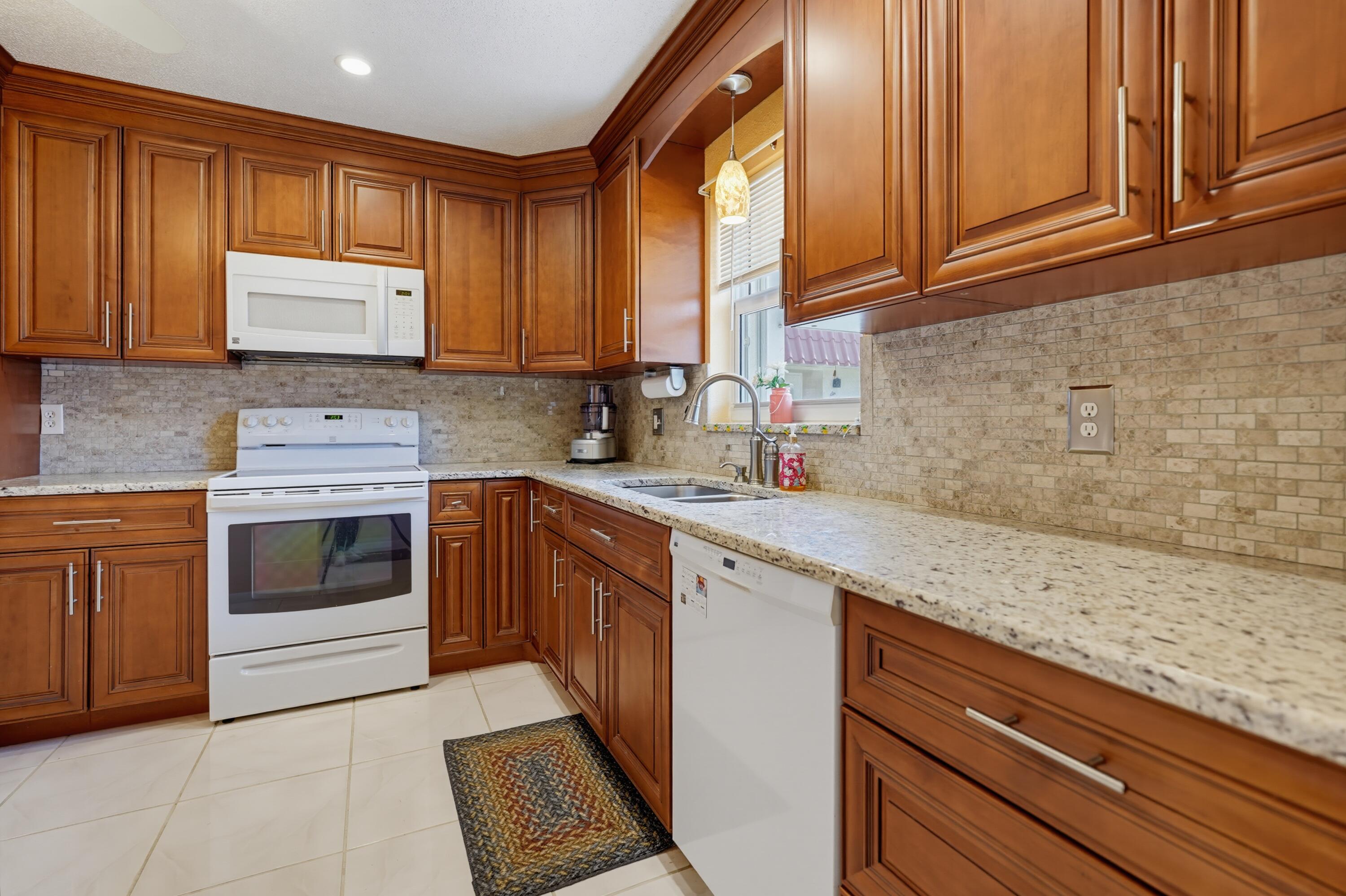 COVERED BRIDGE CONDO - Residential