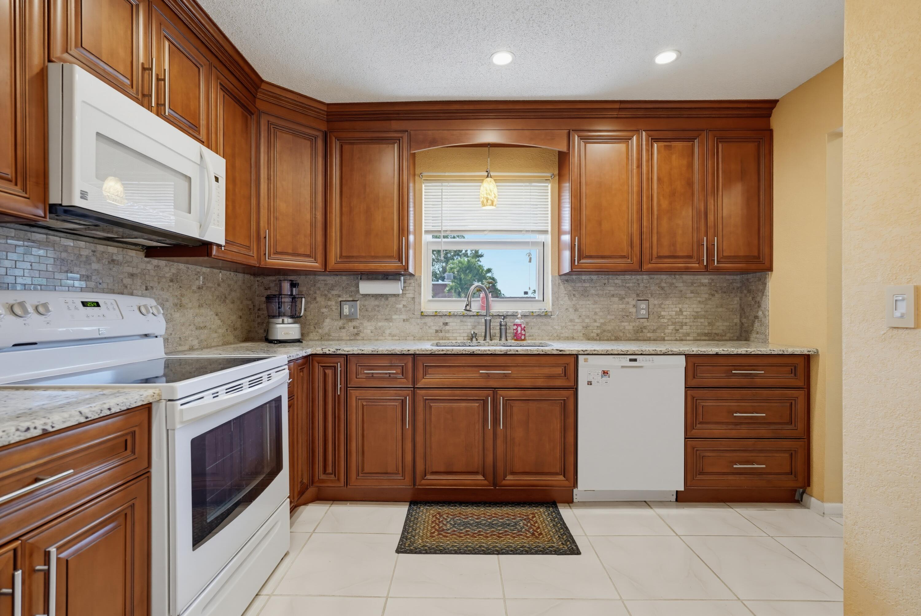 COVERED BRIDGE CONDO - Residential