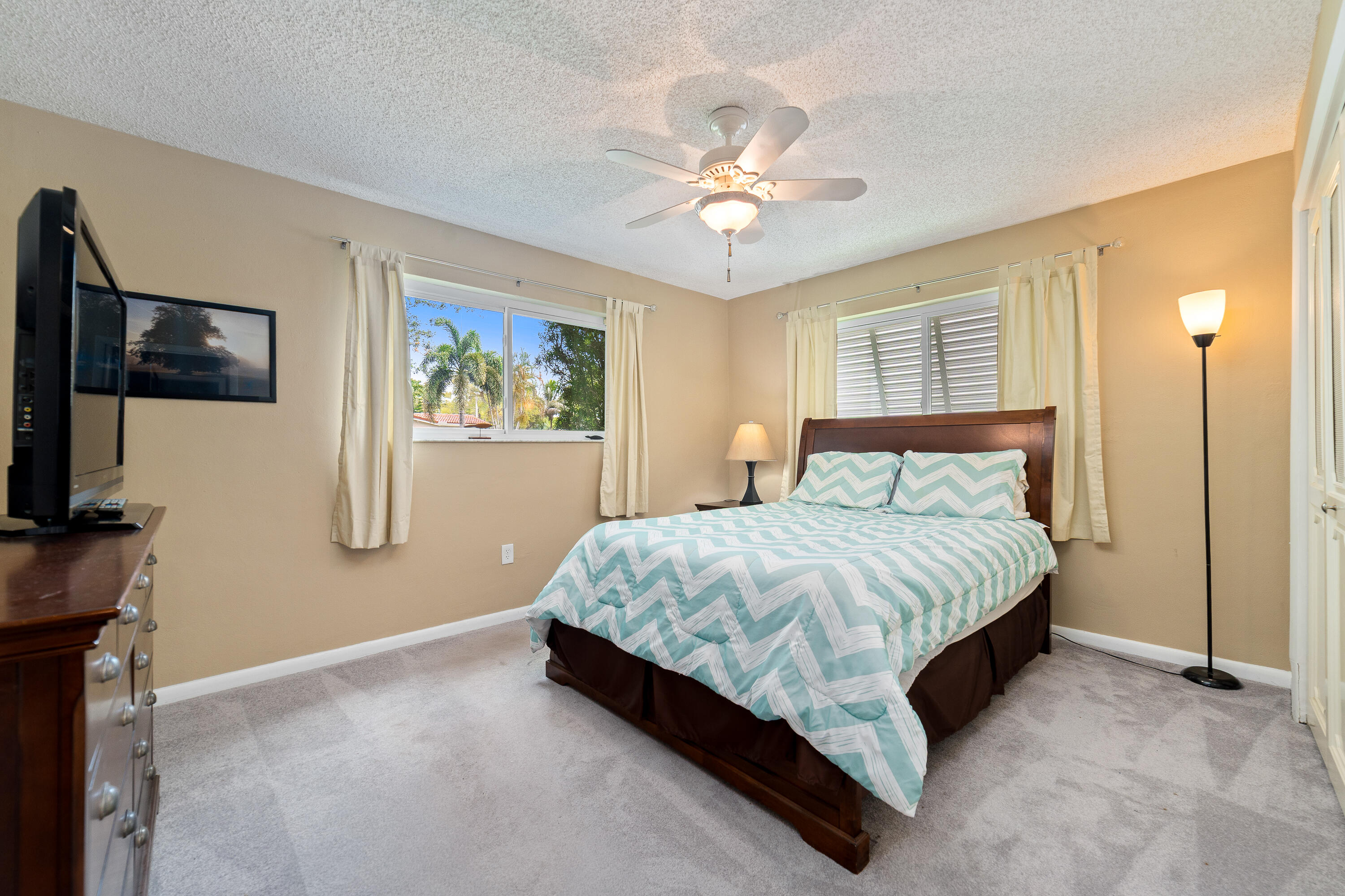 NOB HILL ESTATES 1 SEC - Residential