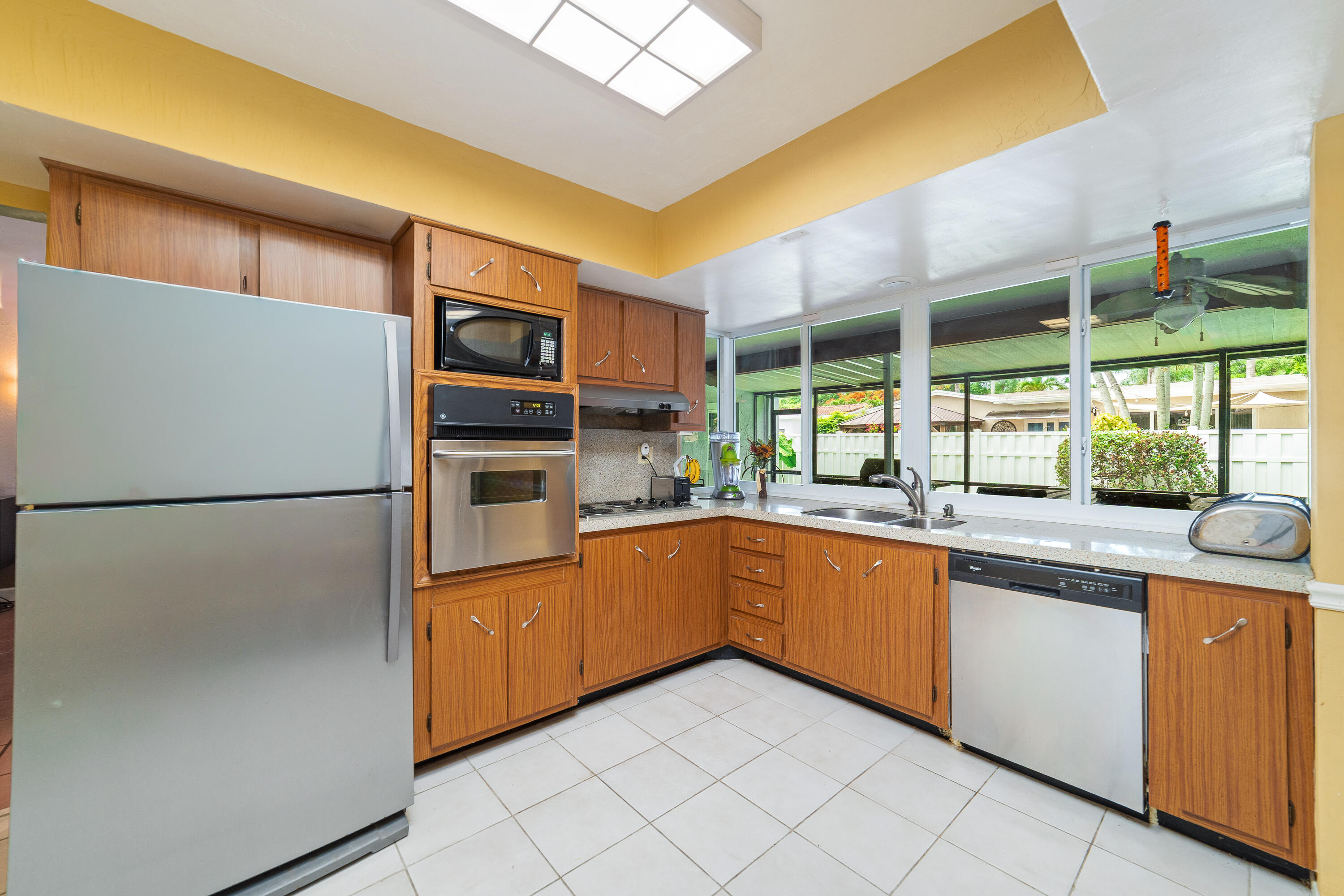NOB HILL ESTATES 1 SEC - Residential