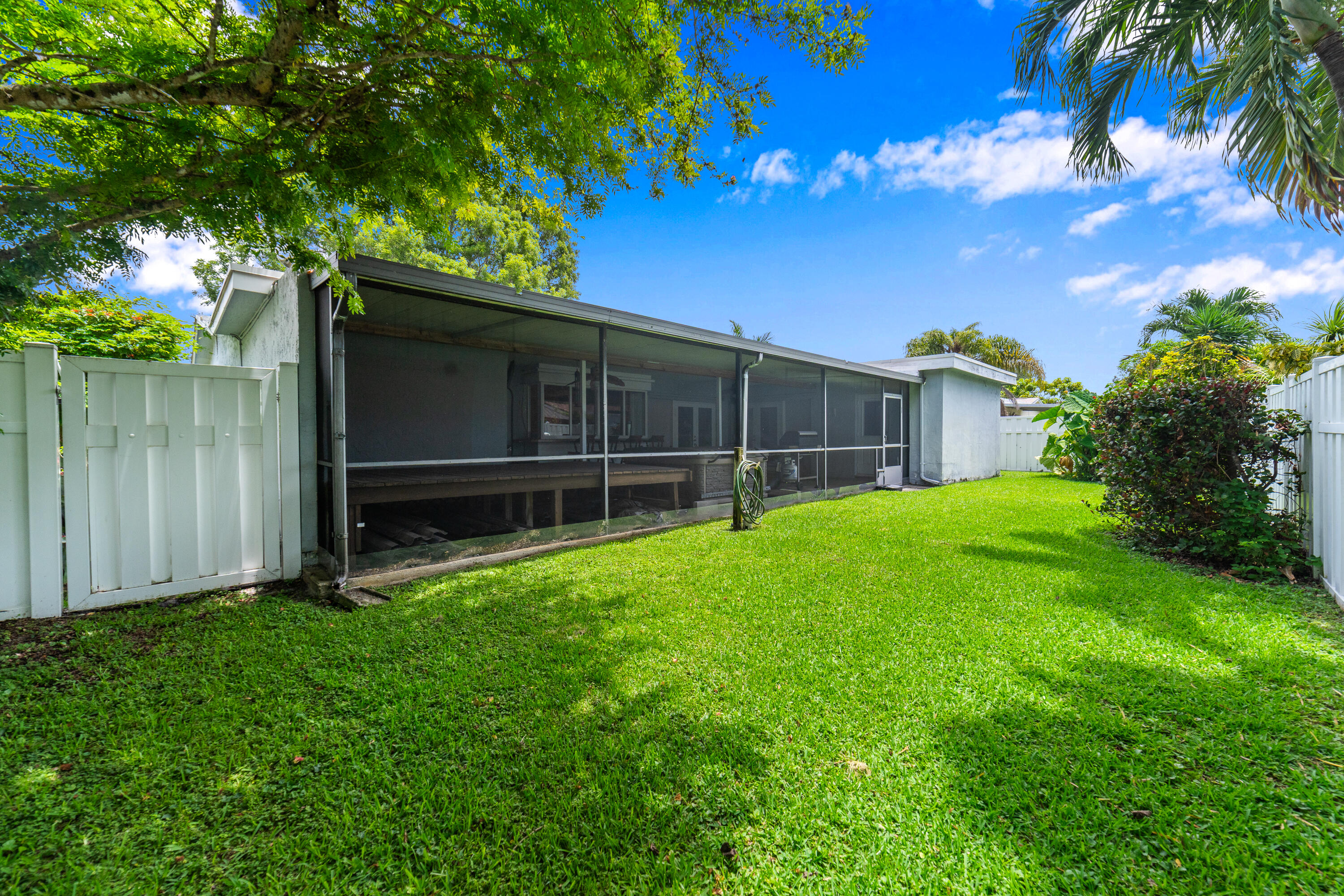 NOB HILL ESTATES 1 SEC - Residential