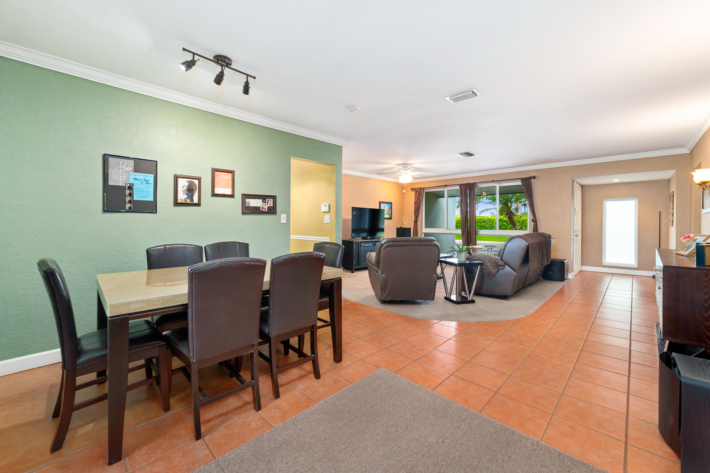 NOB HILL ESTATES 1 SEC - Residential