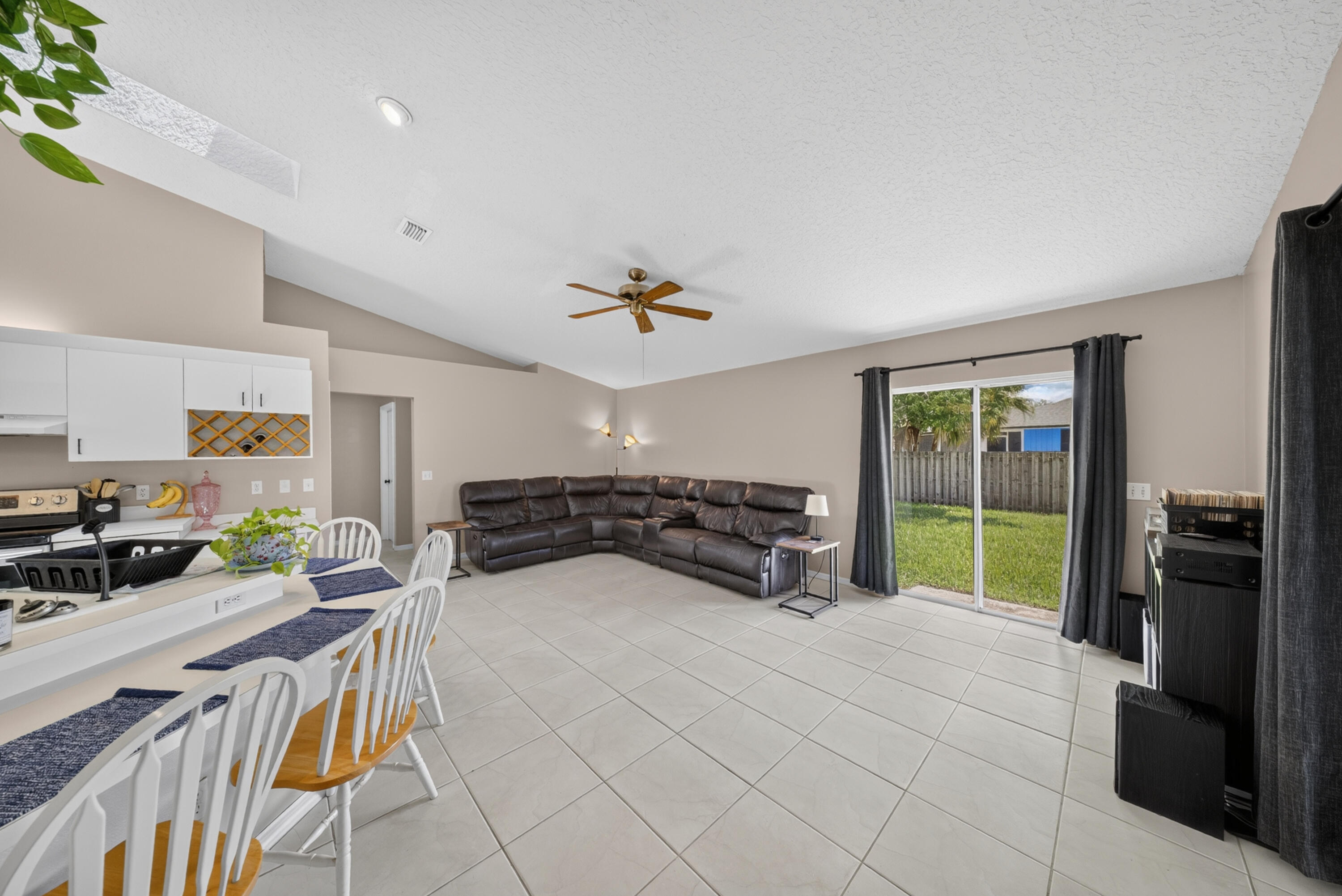 PORT ST LUCIE SECTION 4 - Residential
