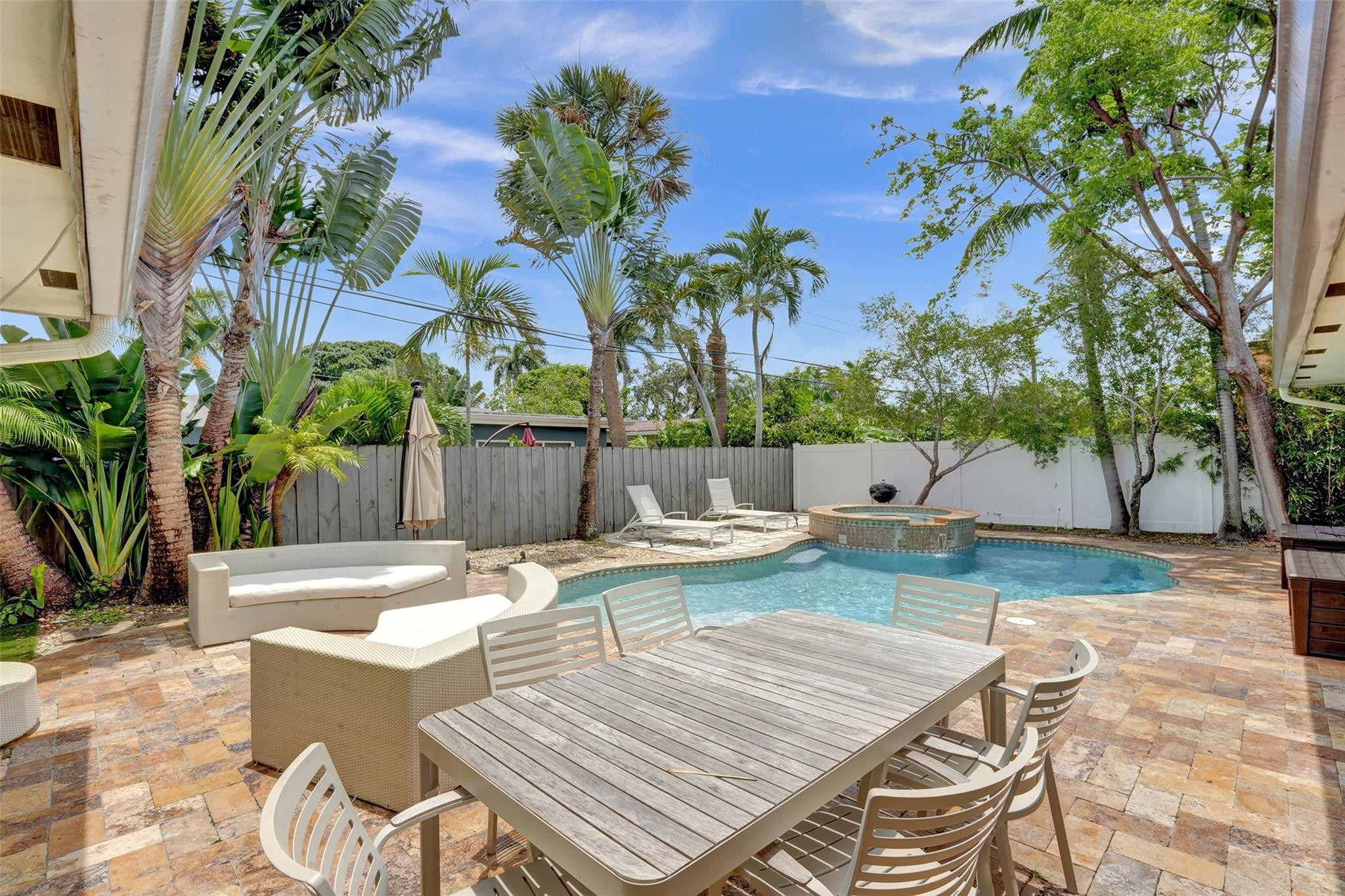 JENADA VILLAS - Residential Lease