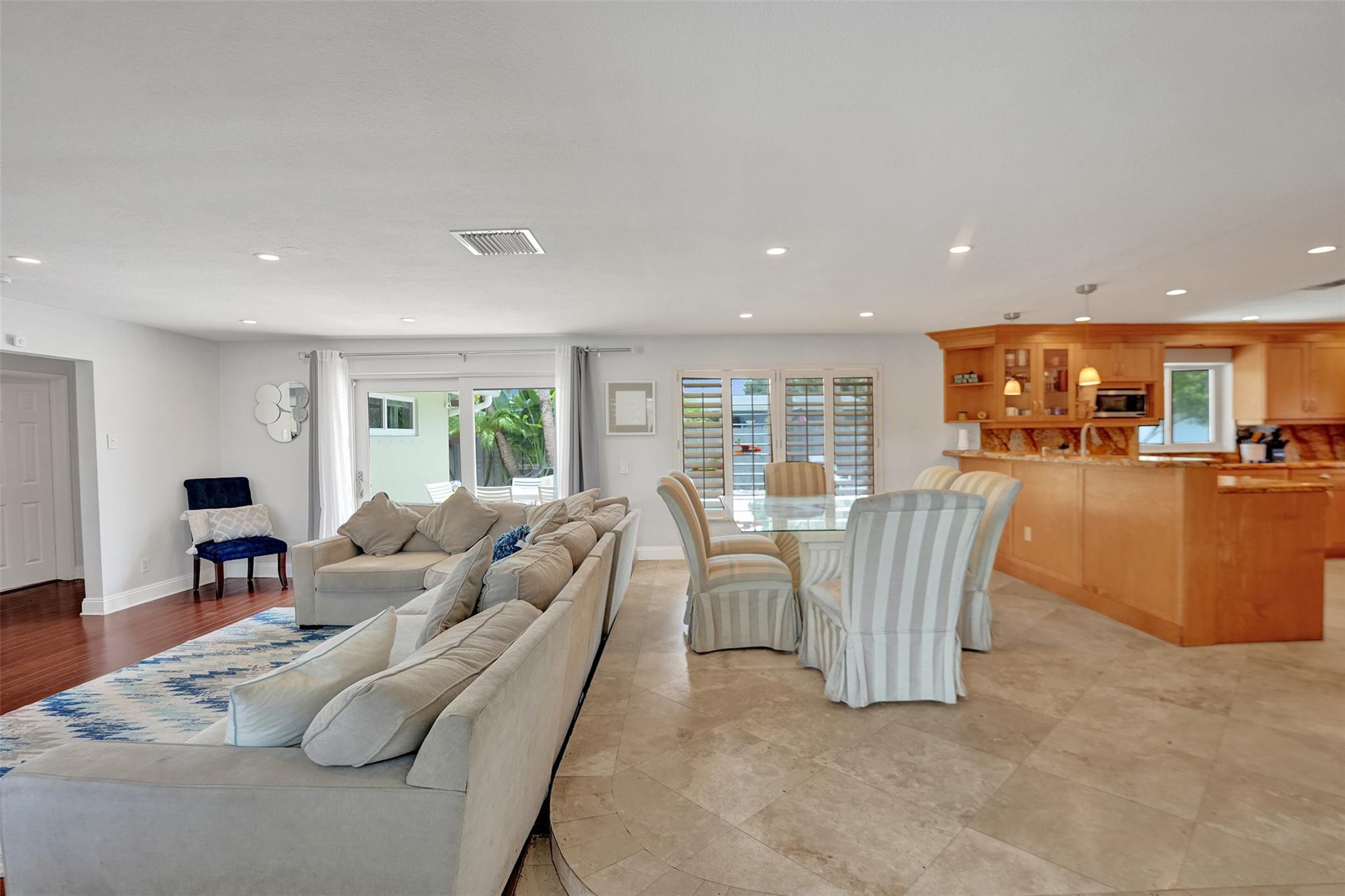 JENADA VILLAS - Residential Lease