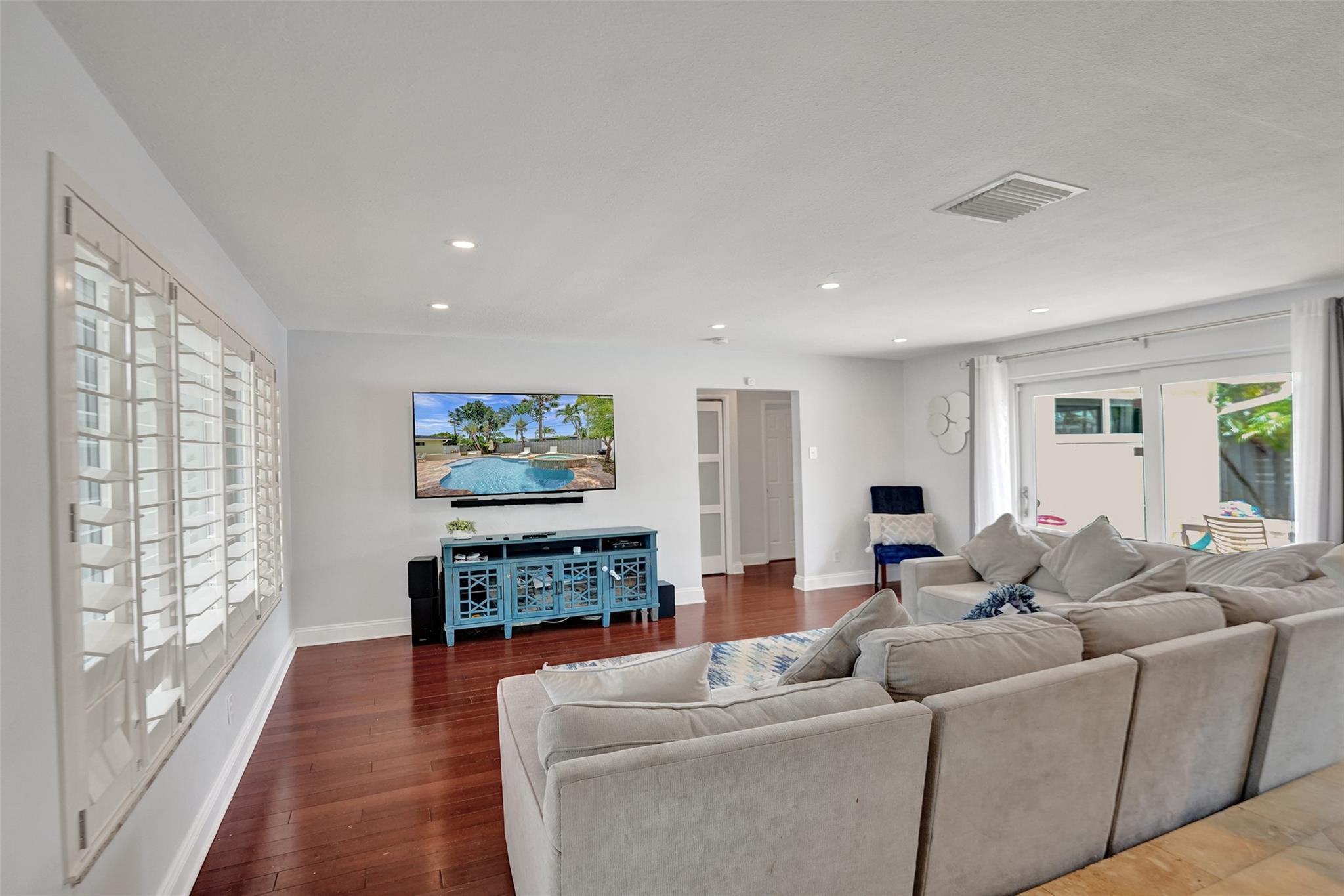 JENADA VILLAS - Residential Lease