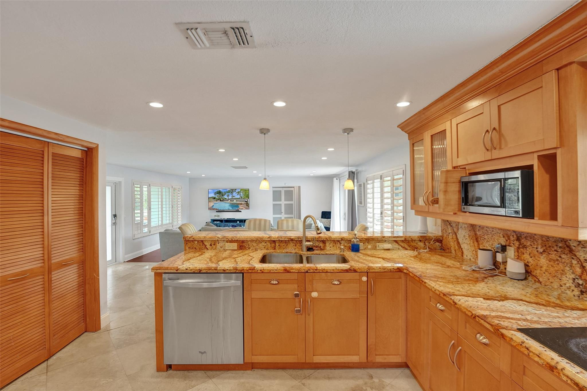JENADA VILLAS - Residential Lease
