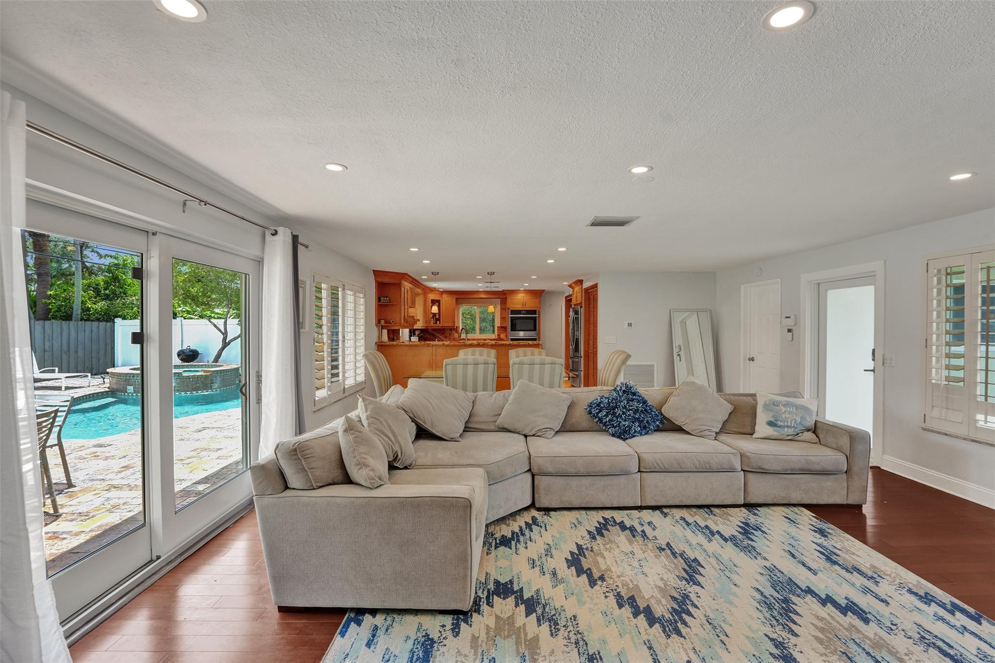 JENADA VILLAS - Residential Lease
