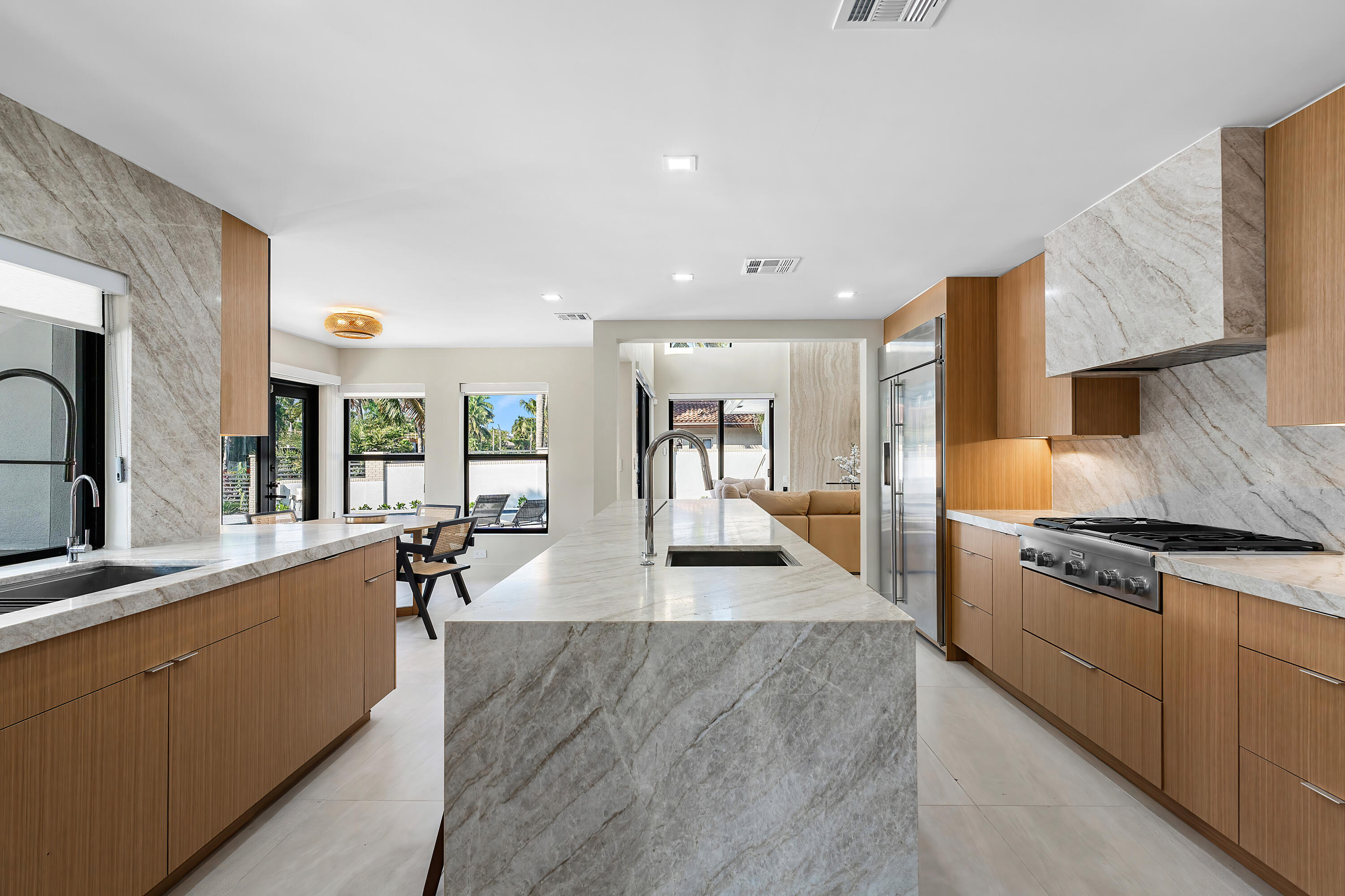CORAL ISLES / LAS OLAS ISLES - Residential