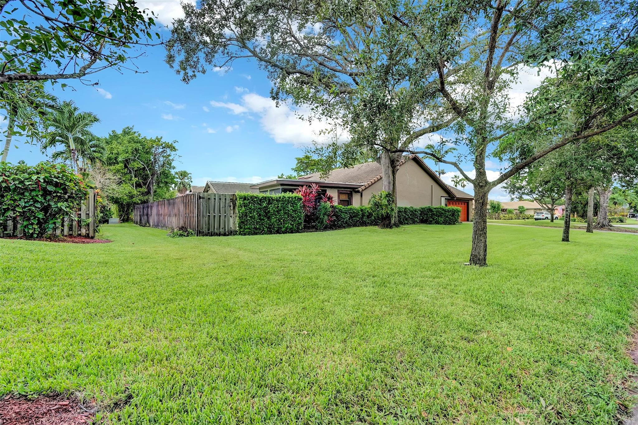 OAK WOOD - Residential