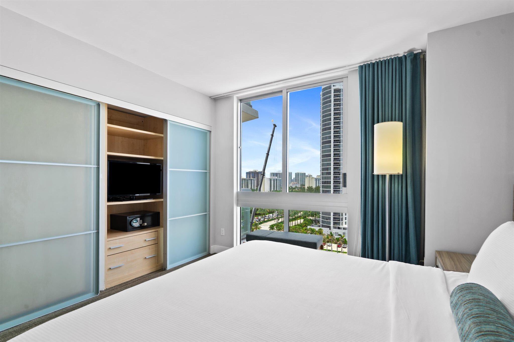 M RESORT RESIDENCES CONDO - Residential