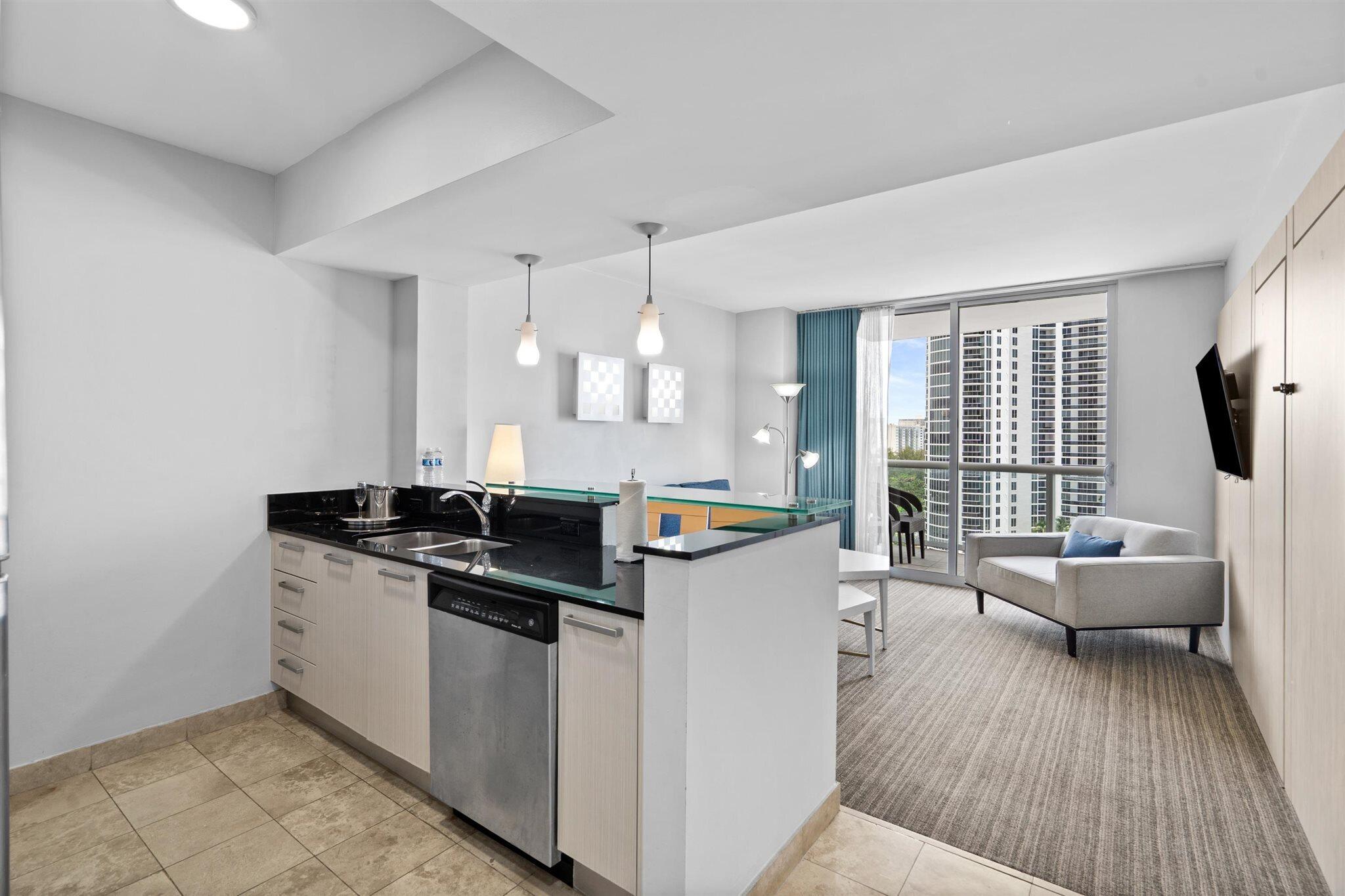 M RESORT RESIDENCES CONDO - Residential