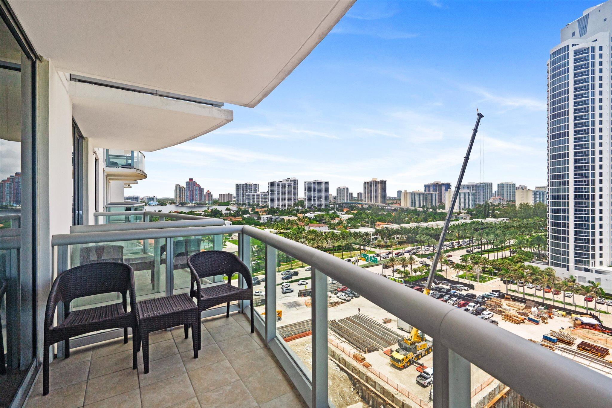 M RESORT RESIDENCES CONDO - Residential