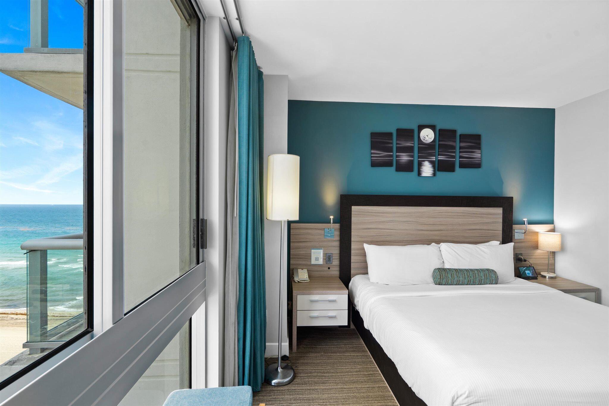 M RESORT RESIDENCES CONDO - Residential