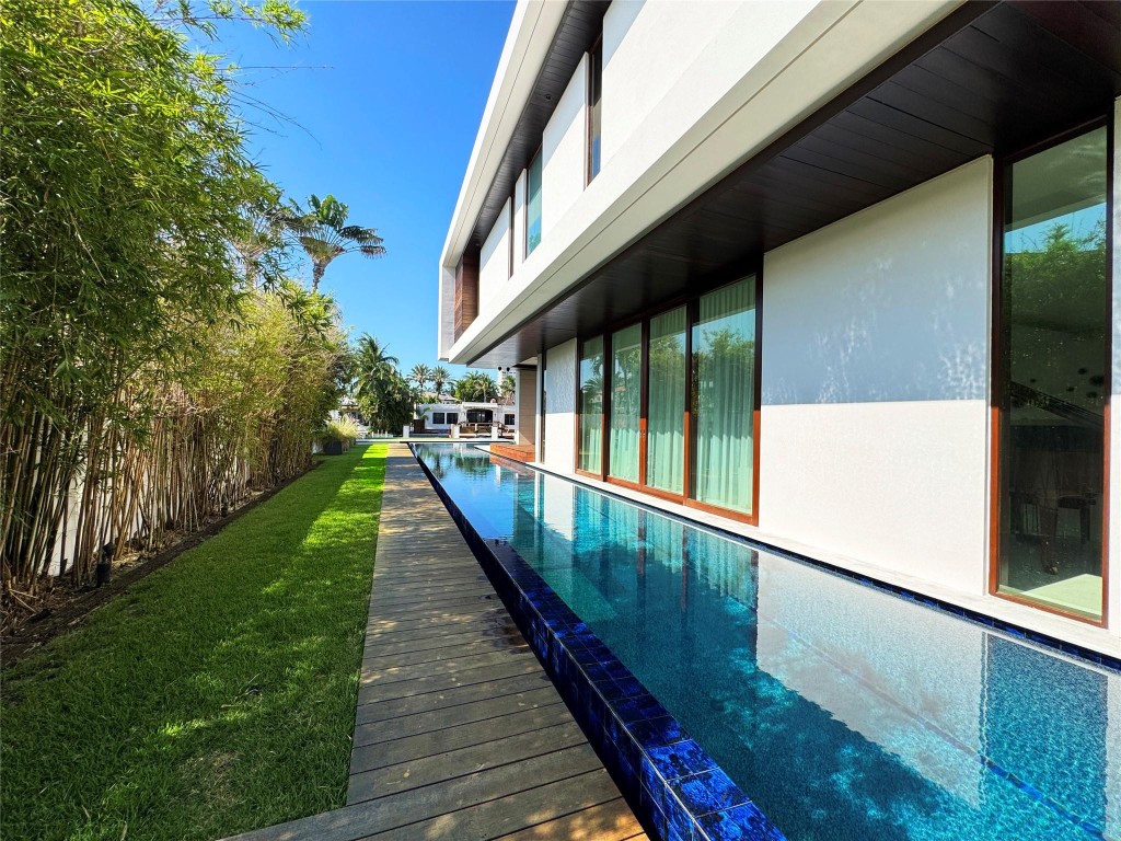 Pelican Isle 21-19 B - Residential