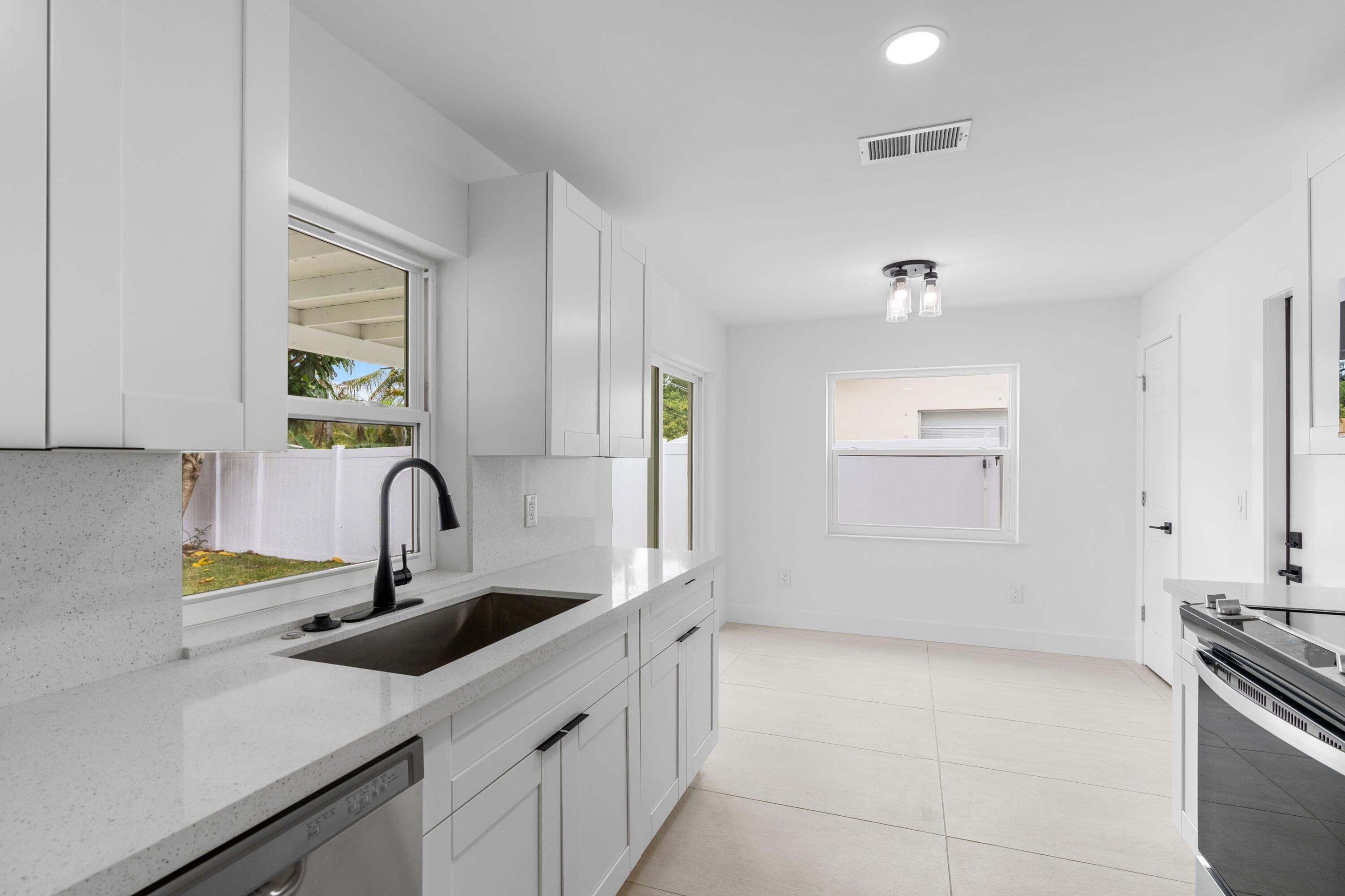 SANDALFOOT COVE SEC 5 - Residential