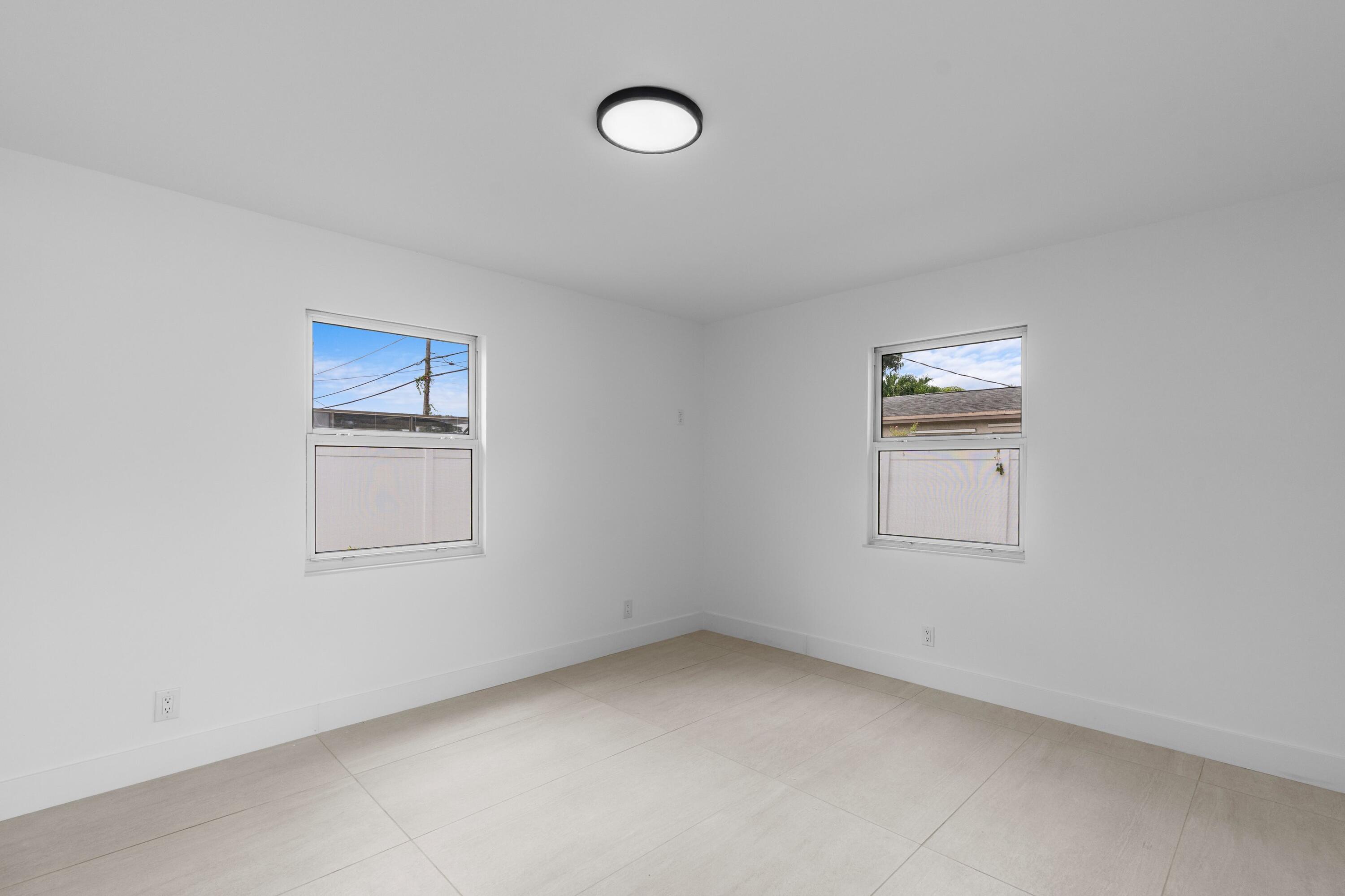 SANDALFOOT COVE SEC 5 - Residential