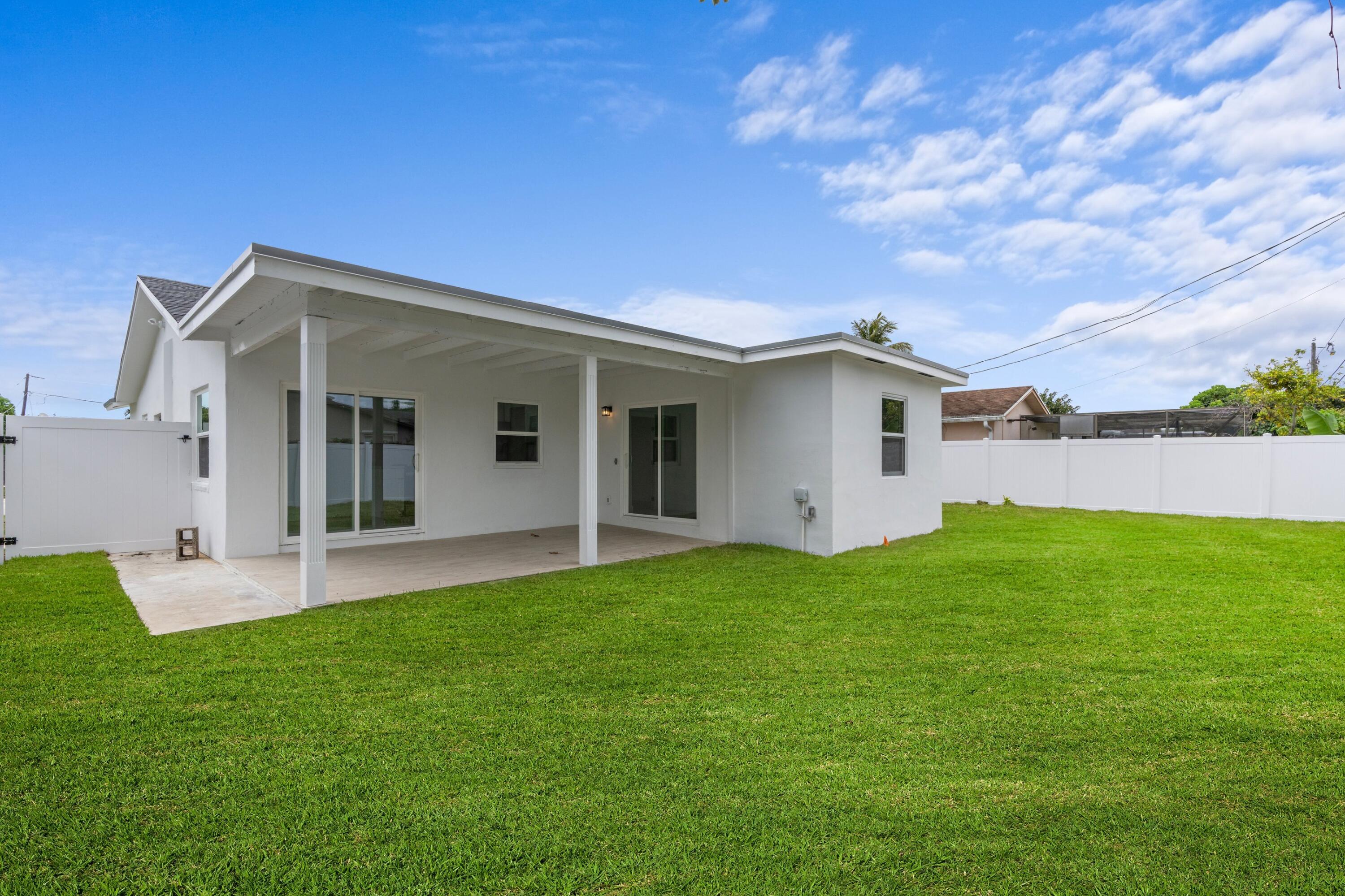 SANDALFOOT COVE SEC 5 - Residential