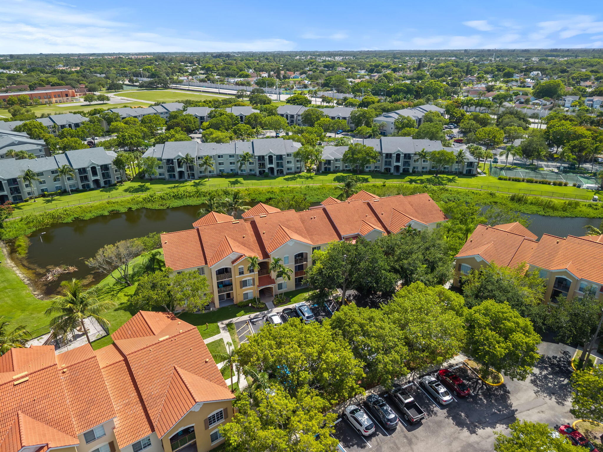 Emerald Isle At Laguna - Residential