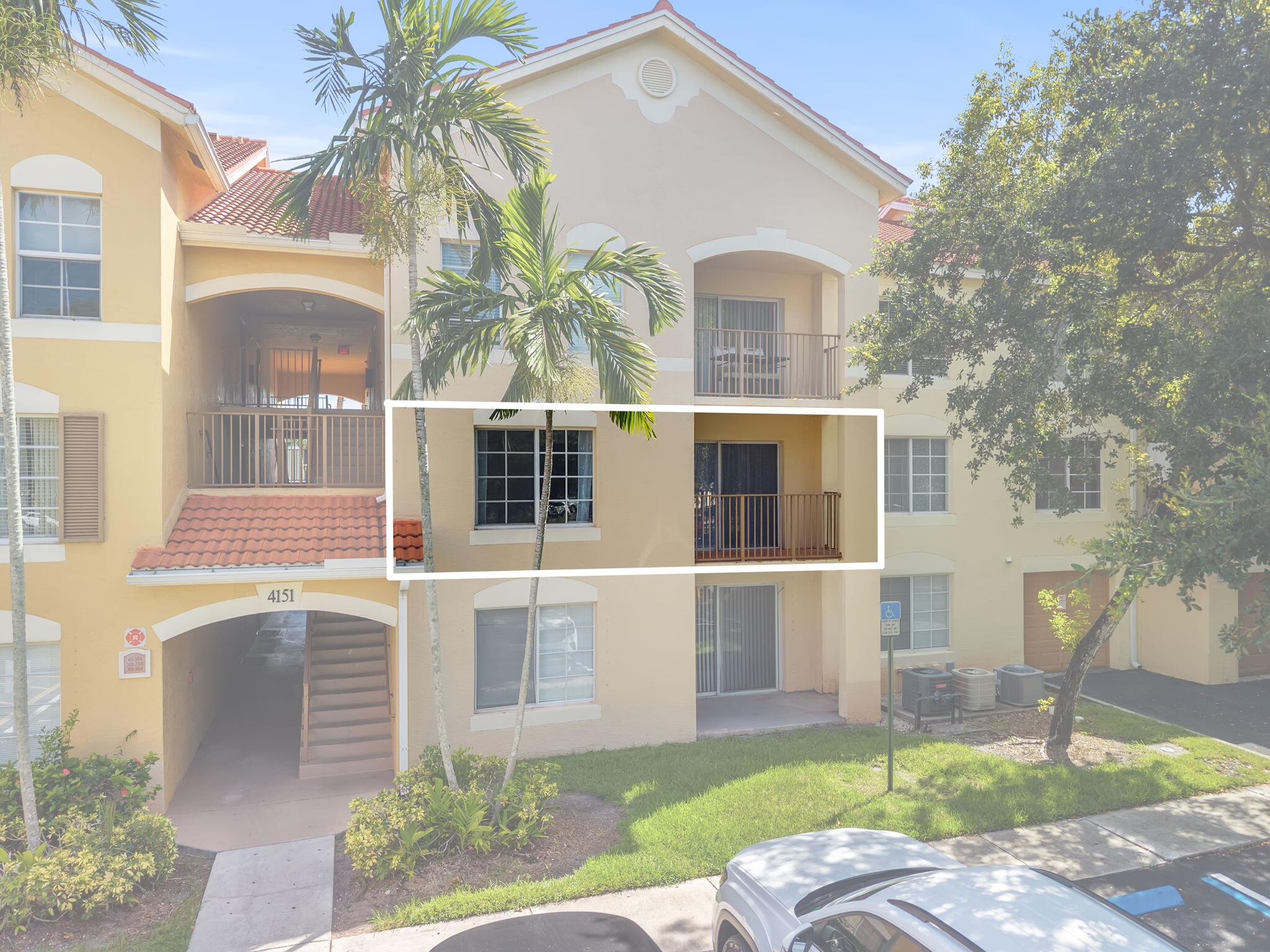 Emerald Isle At Laguna - Residential