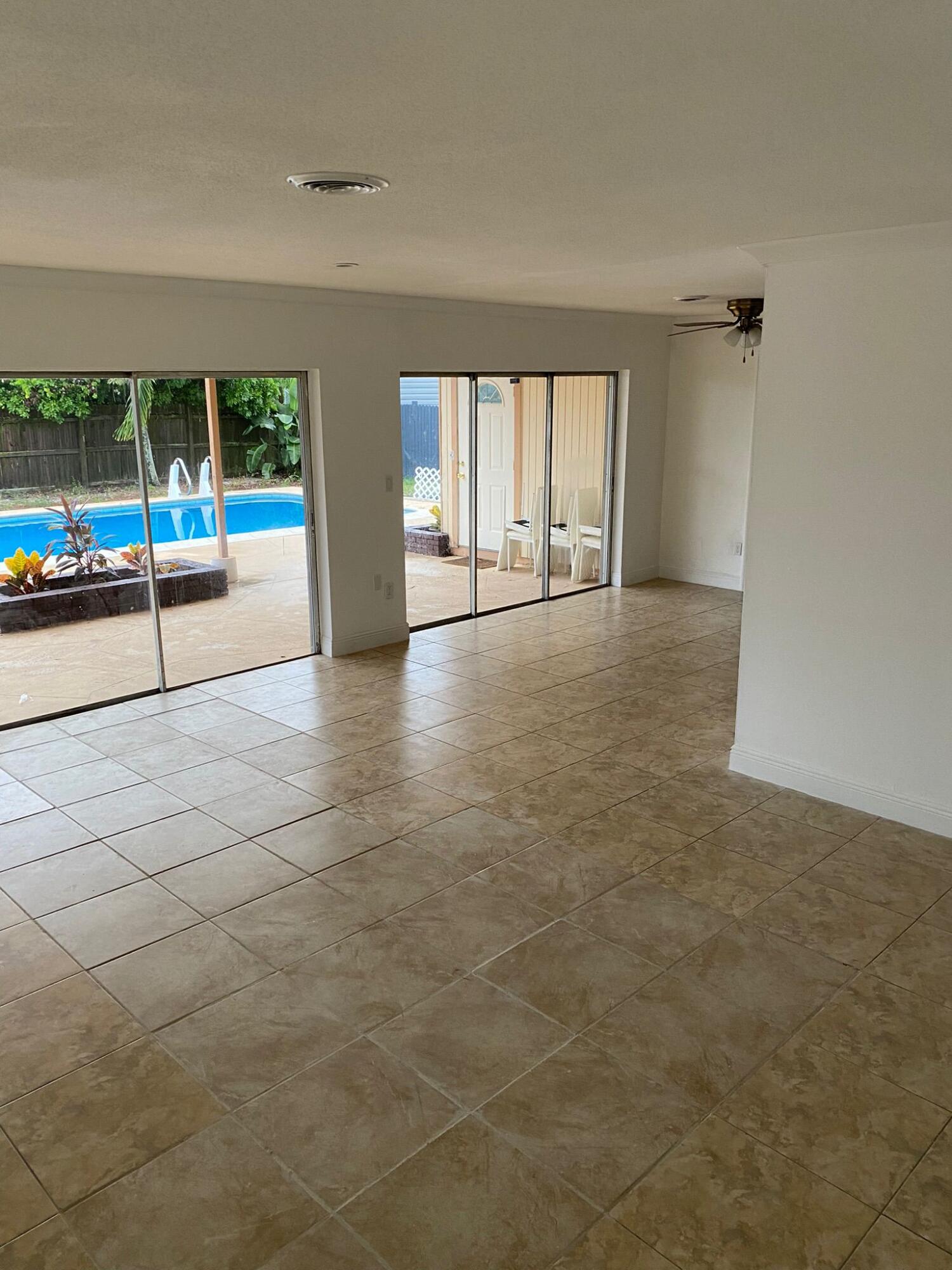 PALM SPRINGS VILLAGE 8 - Residential