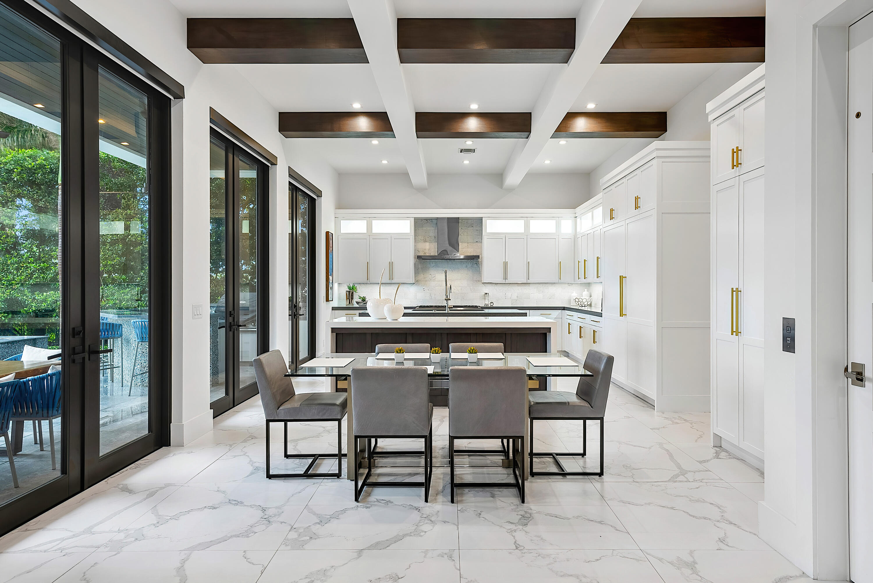 ROYAL PALM YACHT & COUNTRY CLUB - Residential