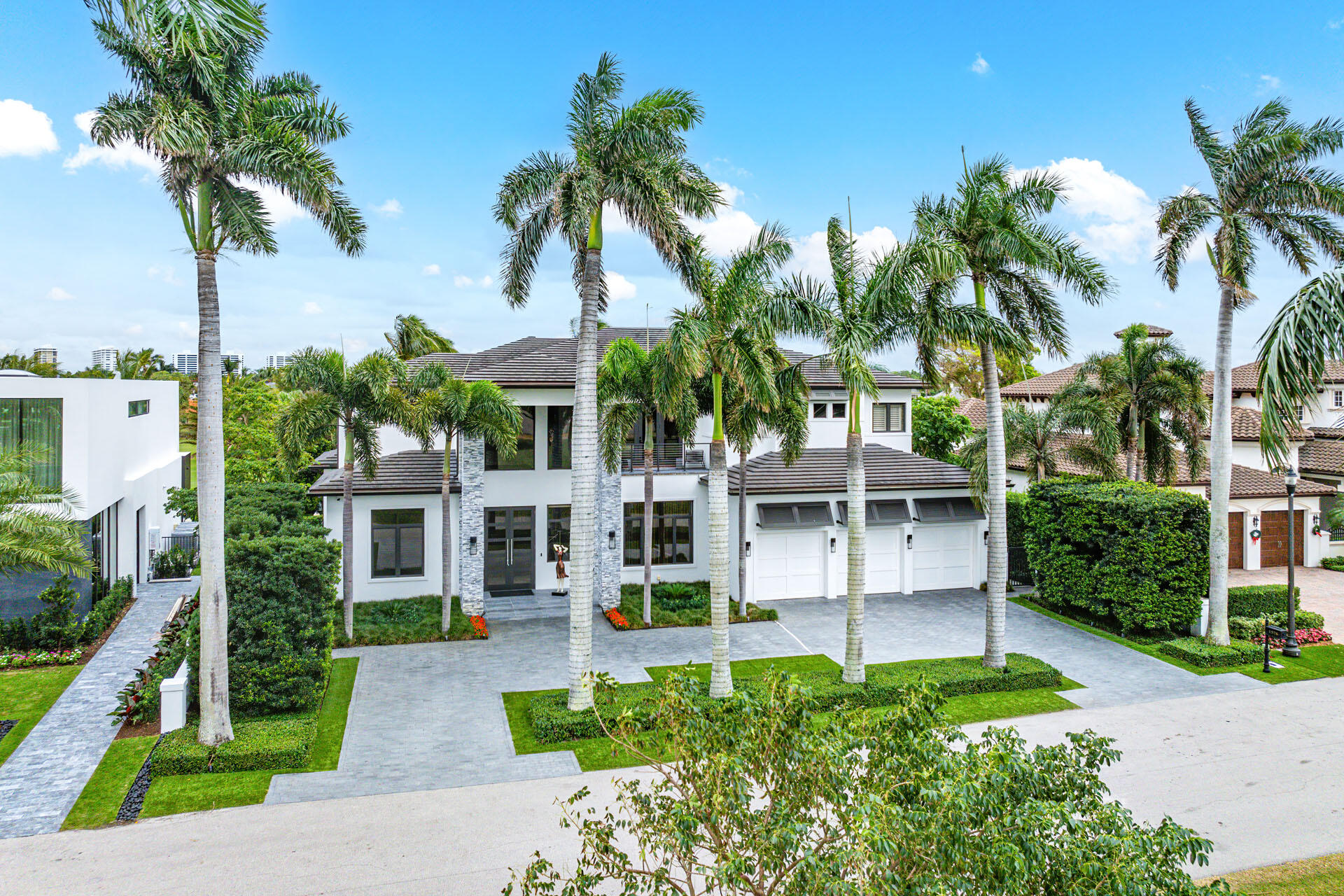 ROYAL PALM YACHT & COUNTRY CLUB - Residential
