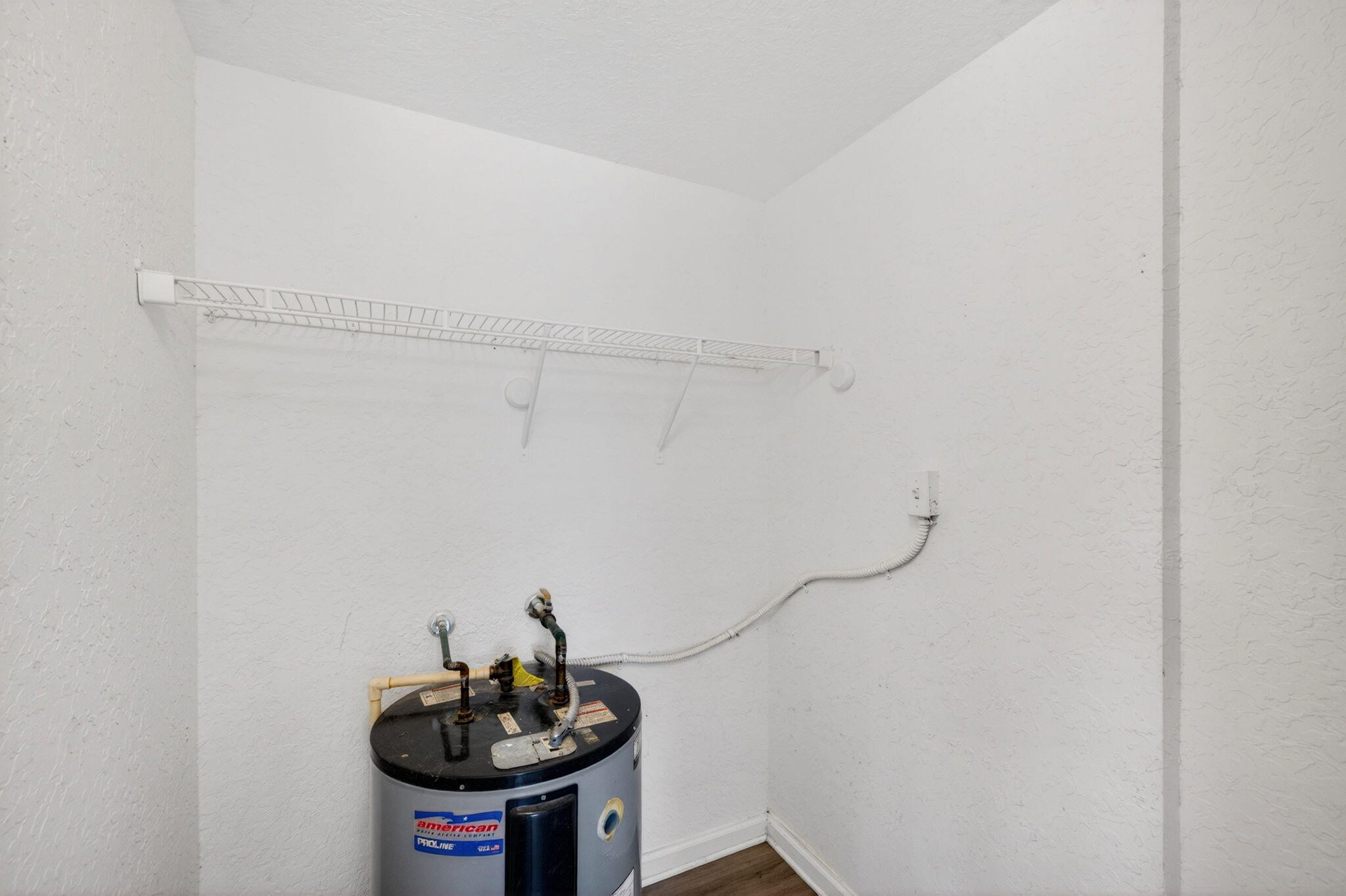 CRESTHAVEN NO 9 REPLAT - Residential Lease