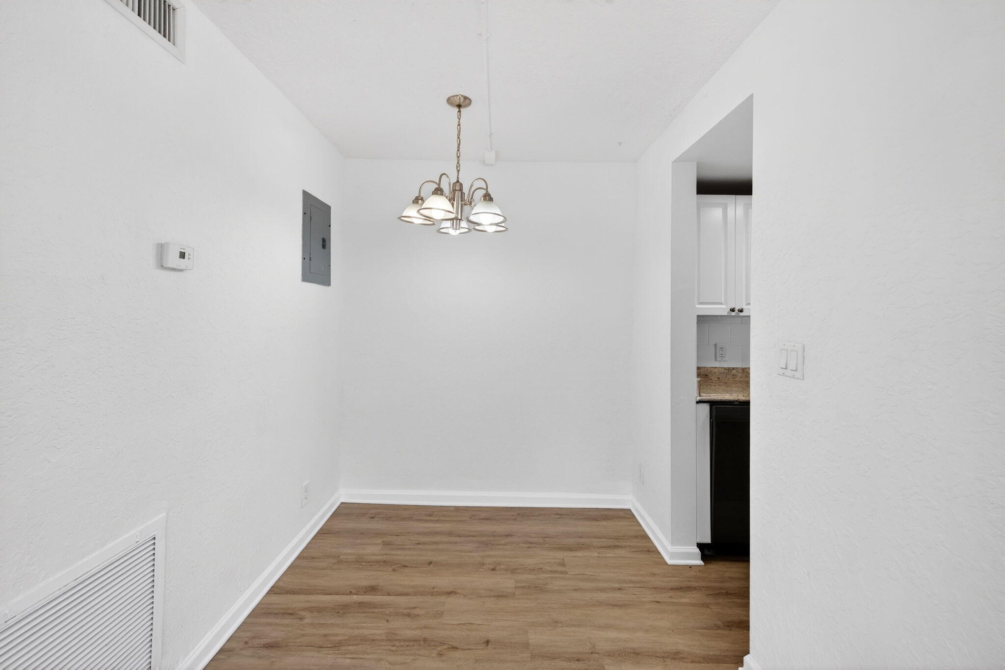 CRESTHAVEN NO 9 REPLAT - Residential Lease