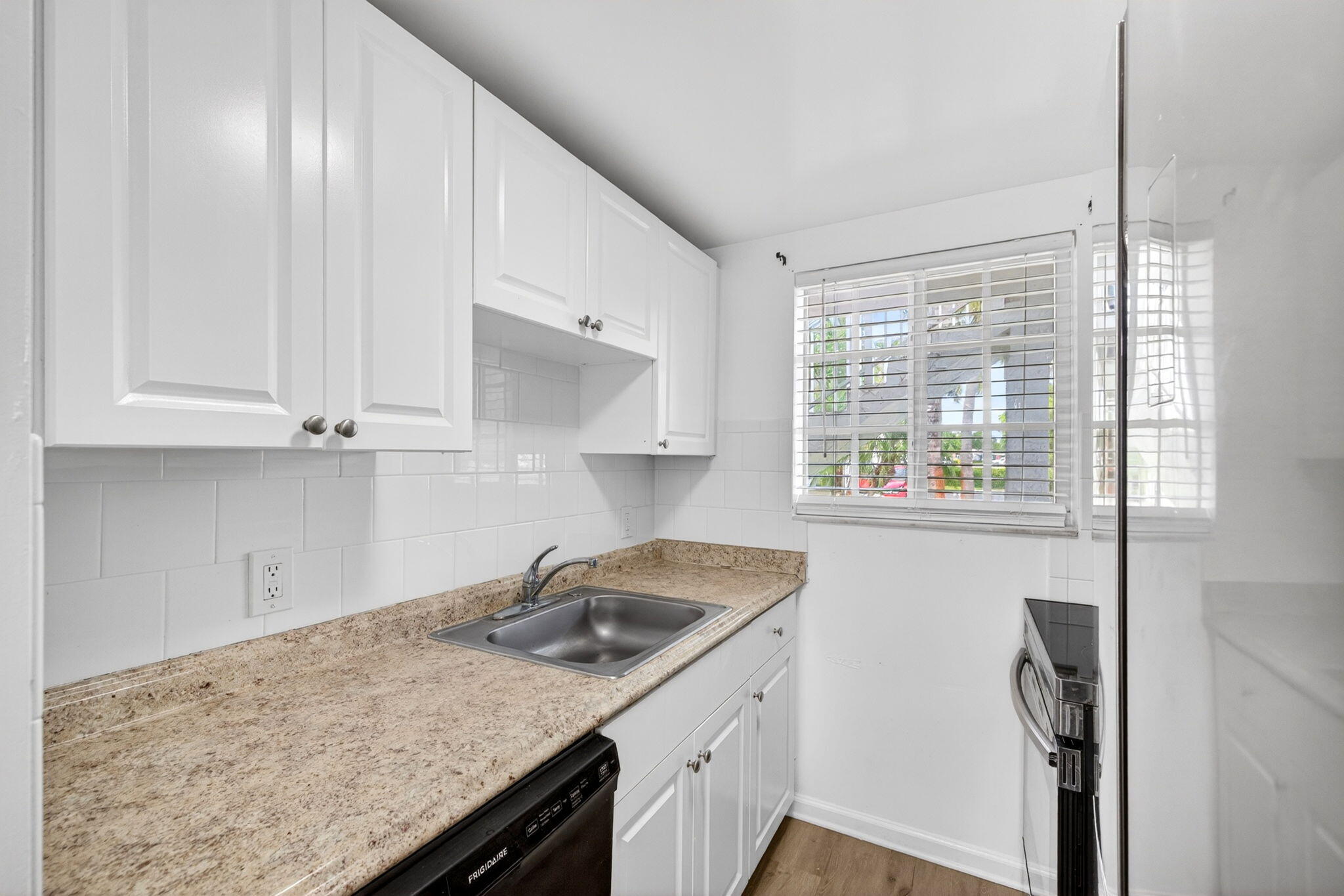 CRESTHAVEN NO 9 REPLAT - Residential Lease