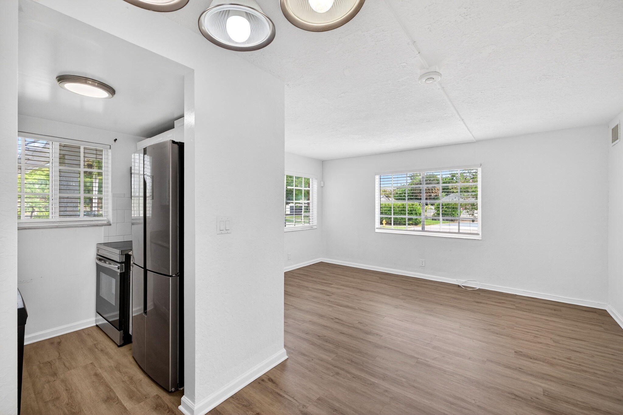CRESTHAVEN NO 9 REPLAT - Residential Lease