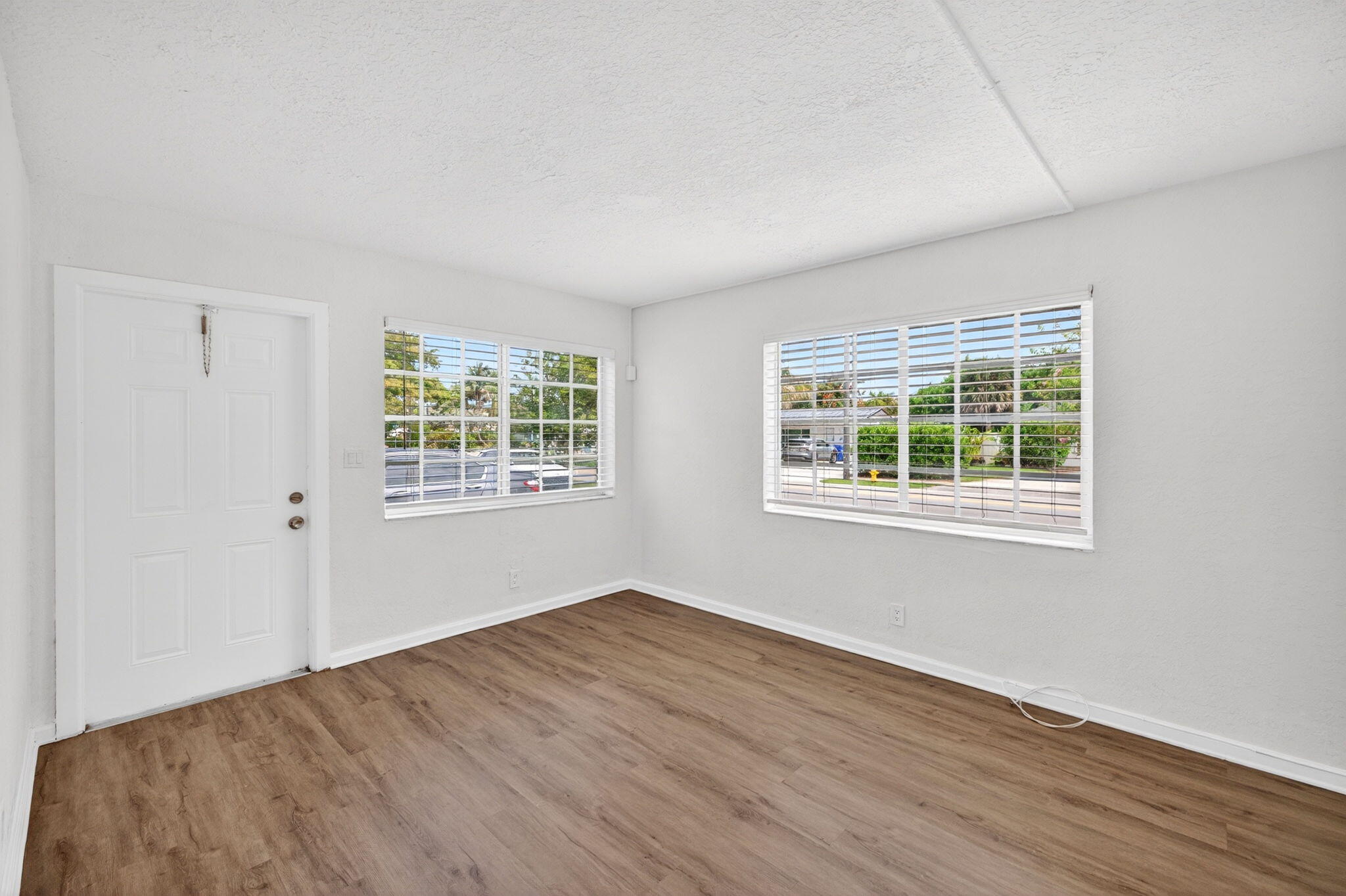 CRESTHAVEN NO 9 REPLAT - Residential Lease