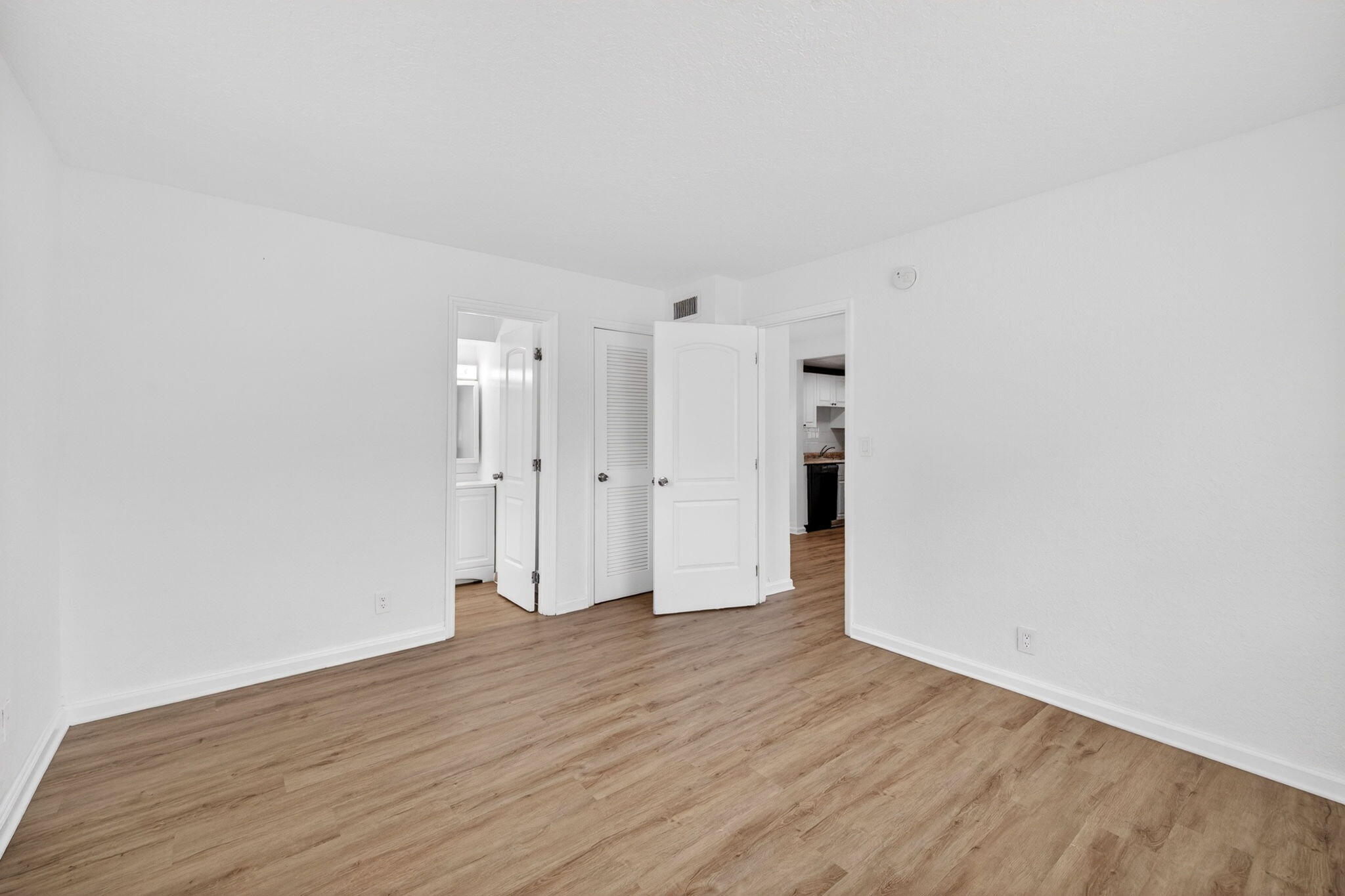 CRESTHAVEN NO 9 REPLAT - Residential Lease