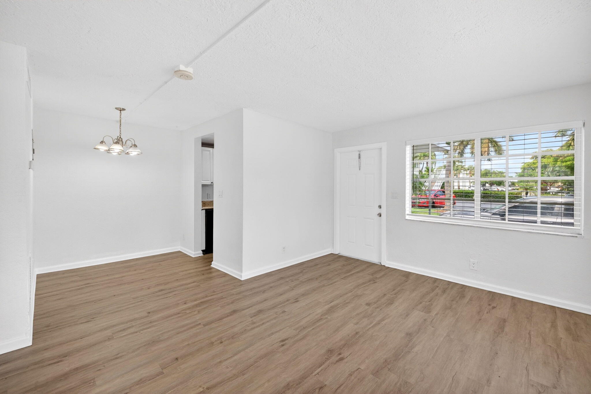 CRESTHAVEN NO 9 REPLAT - Residential Lease