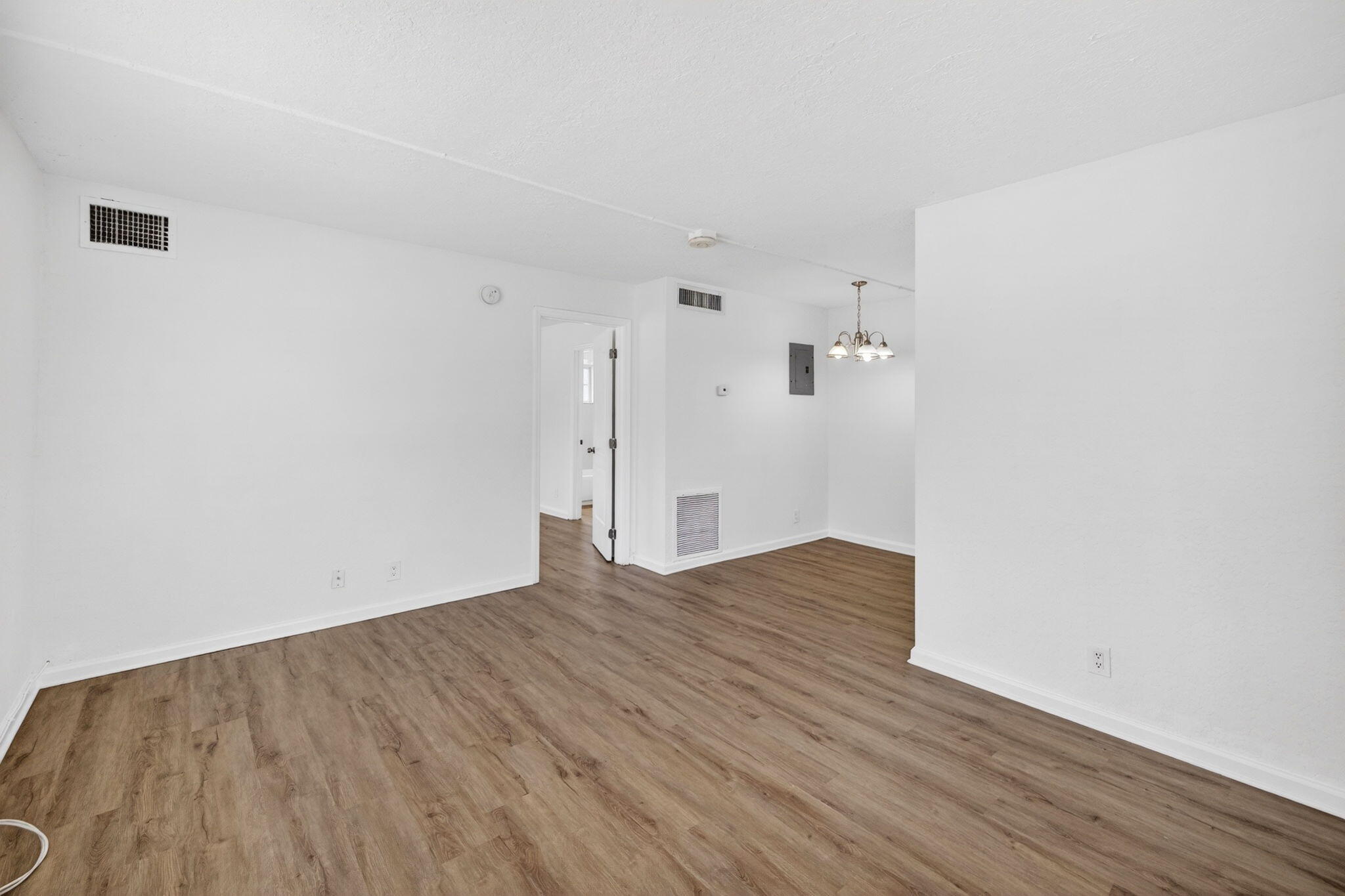 CRESTHAVEN NO 9 REPLAT - Residential Lease