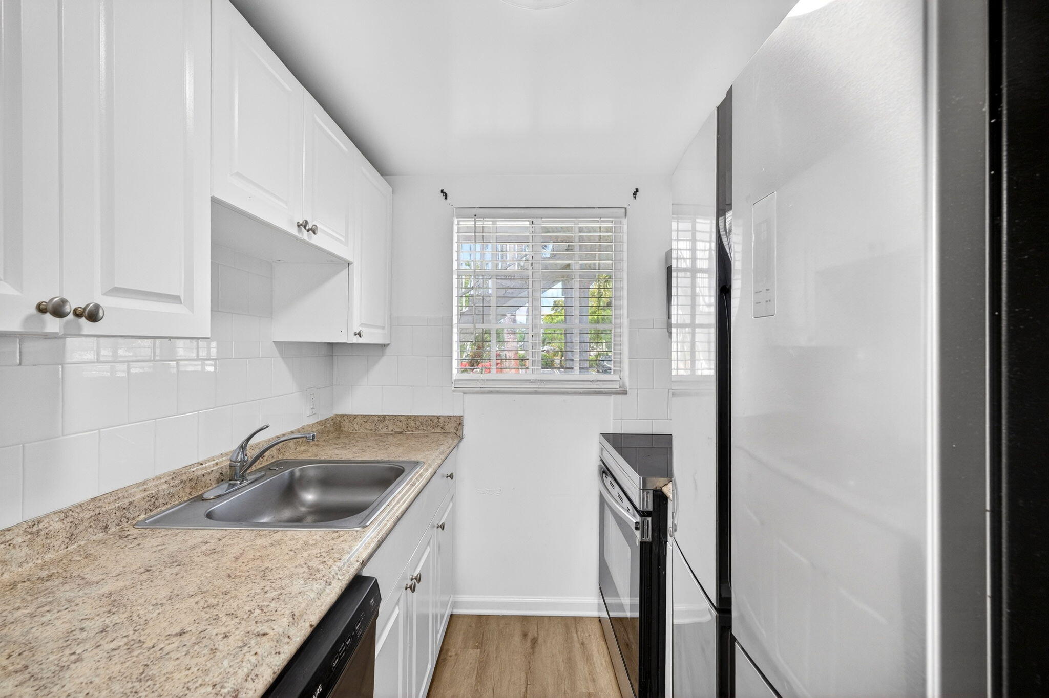 CRESTHAVEN NO 9 REPLAT - Residential Lease