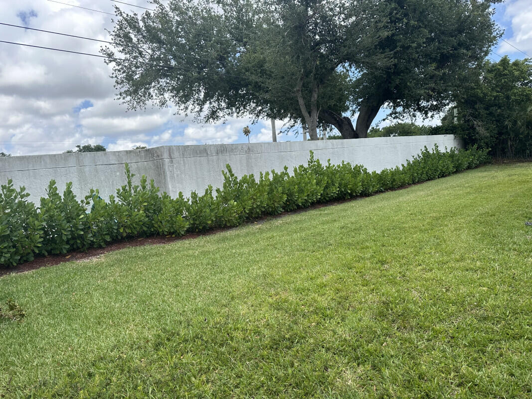 GLEN OAKS - Residential Lease