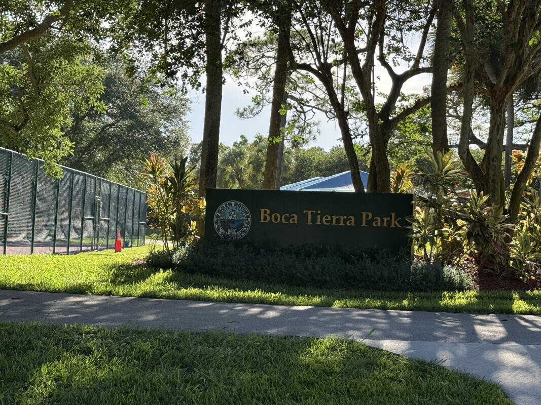 GLEN OAKS - Residential Lease