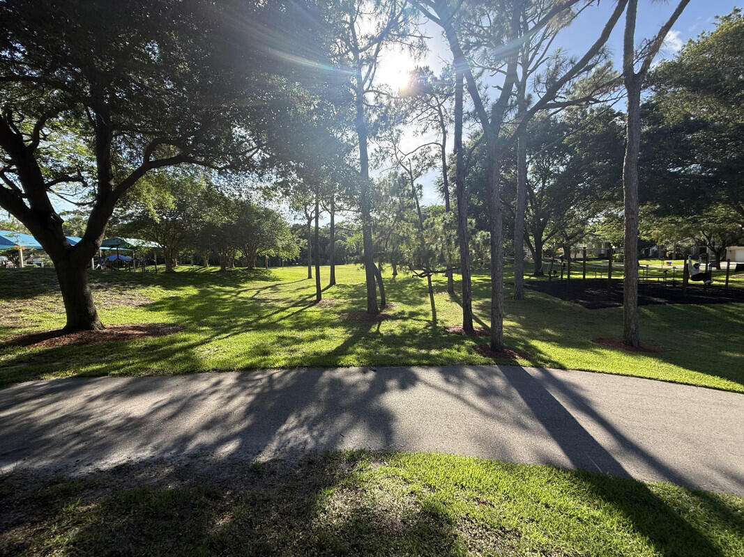 GLEN OAKS - Residential Lease
