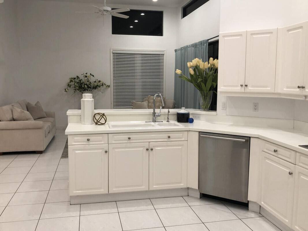 GLEN OAKS - Residential Lease