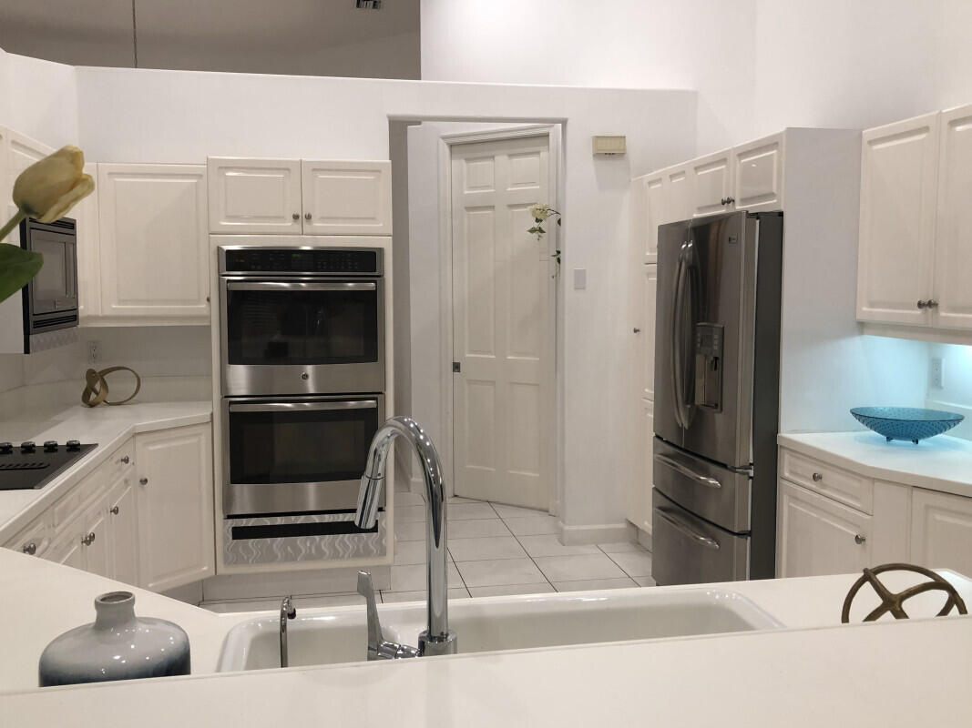 GLEN OAKS - Residential Lease
