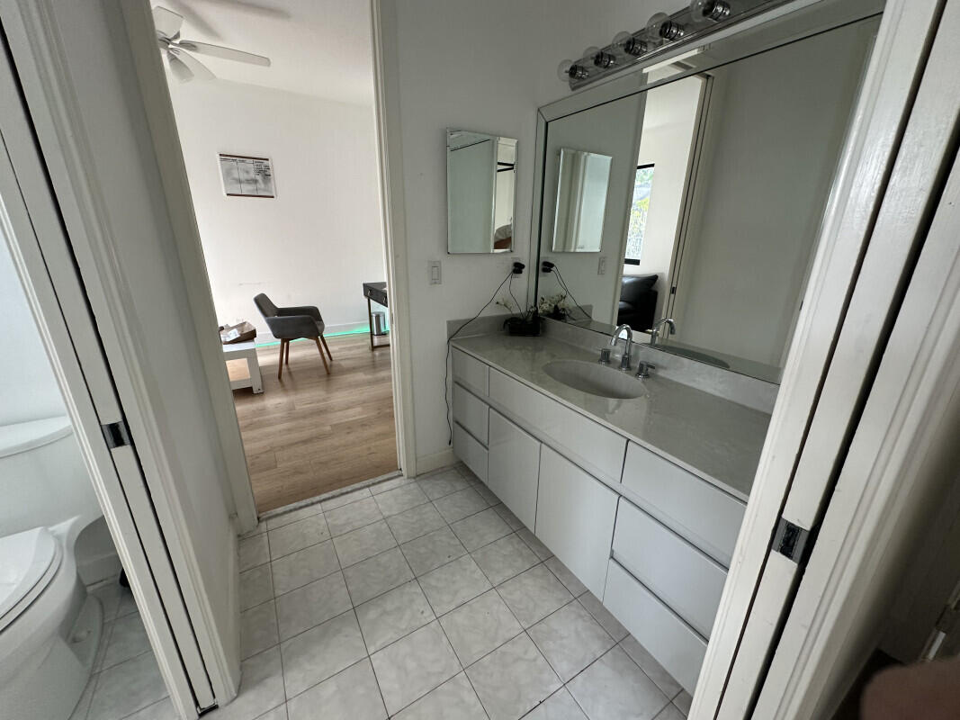 GLEN OAKS - Residential Lease
