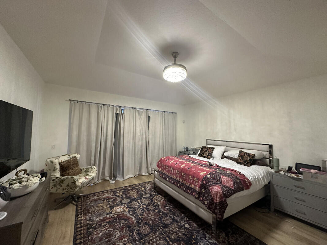 GLEN OAKS - Residential Lease