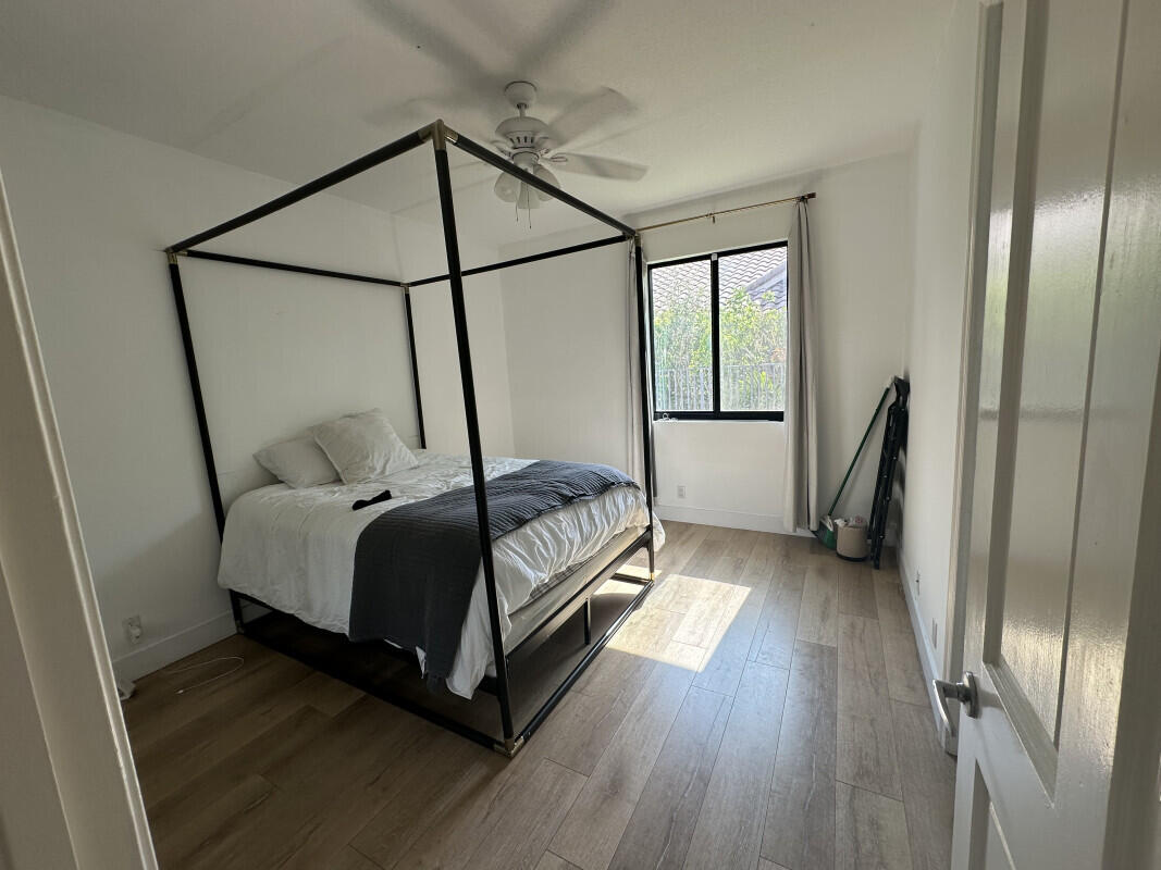 GLEN OAKS - Residential Lease