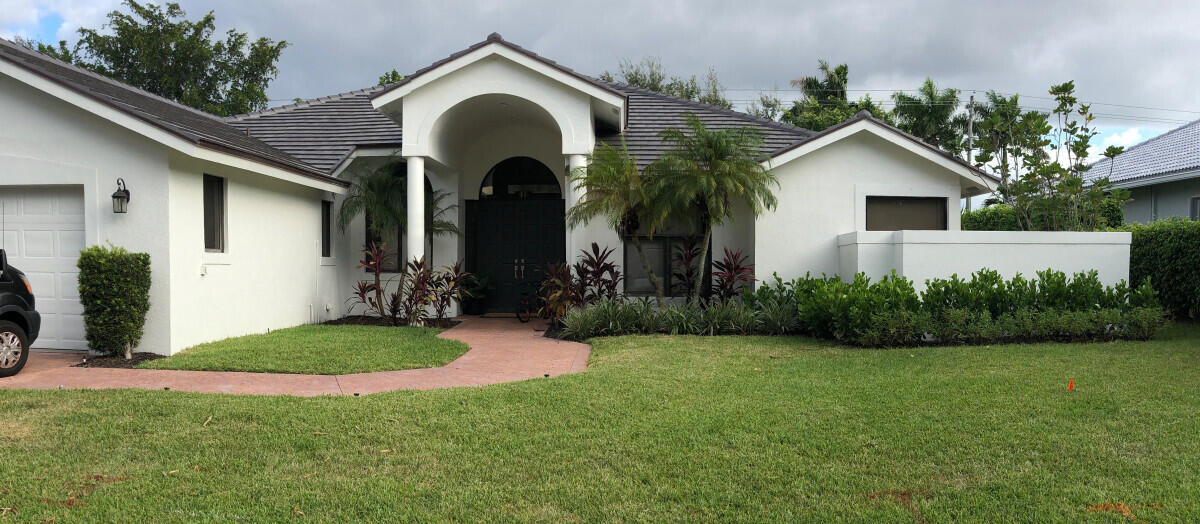 Beautiful large family home in the Colonnade at Glen Oaks off St. Andrews in Boca Raton. Wonderful neighborhood in the best location. Zoned for the BEST SCHOOLS Blue Lake Elementary, Omni Middle and Spanish River High (in walking distance to Omni and Spanish River). Whole house will be professionally deep cleaned and entire house will be fully painted inside before move in.  Large home with open floor plan and large bedrooms and closets! Split floor plan with 4 bedrooms and 3 full baths. Tile throughout living areas and wood floors in bedrooms. Huge kitchen with a ton of cabinet space with new stainless appliances, eat in kitchen area, separate living room and family room, dining room, separate laundry room and oversized 2 car garage. House also has an alarm system.  Air conditioned Florida room is 575 sq ft total sq ft is just under 3,200. Newer roof, new AC systems appliances, newer a/c system and  landscaping.  This is one of the best neighborhoods in Boca and has a wonderful park with tennis courts, basketball court, jungle gym, walking path and much more!
